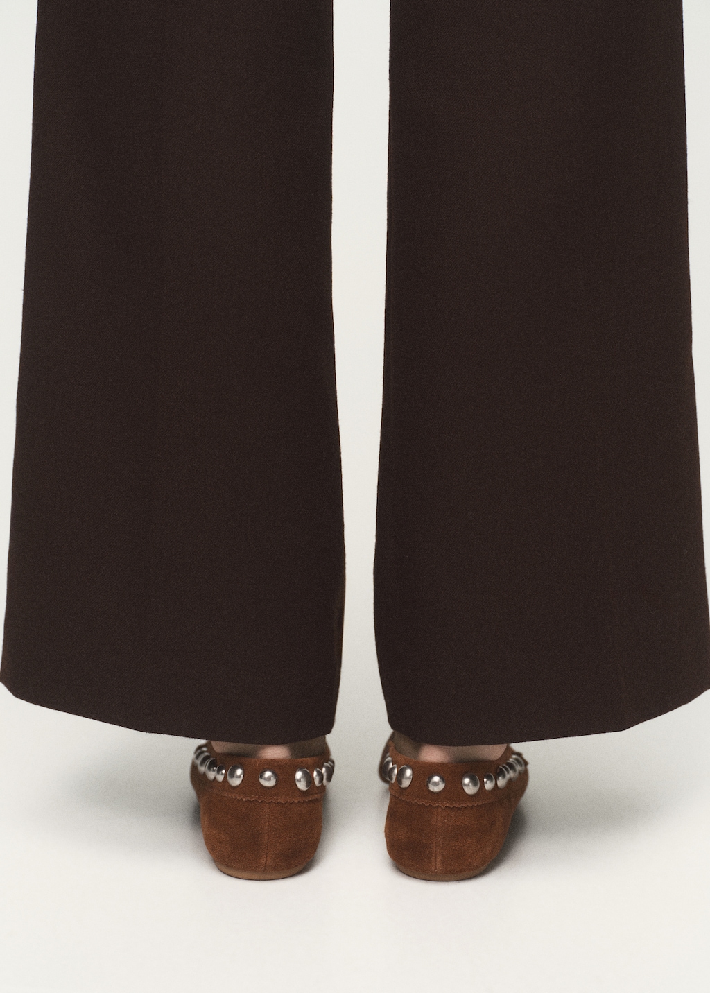 Suede moccasin with studs