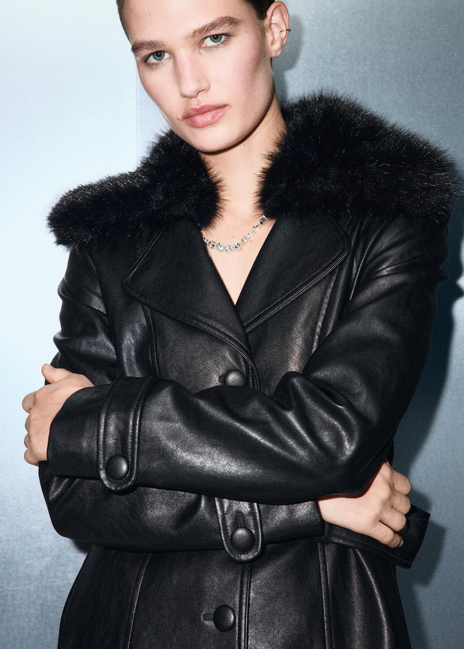 Faux-leather coat with fur collar - Details of the article 1