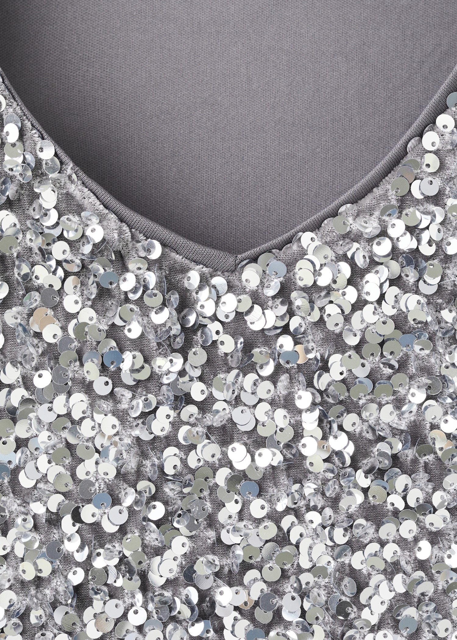 Short dress with sequins - Details of the article 0