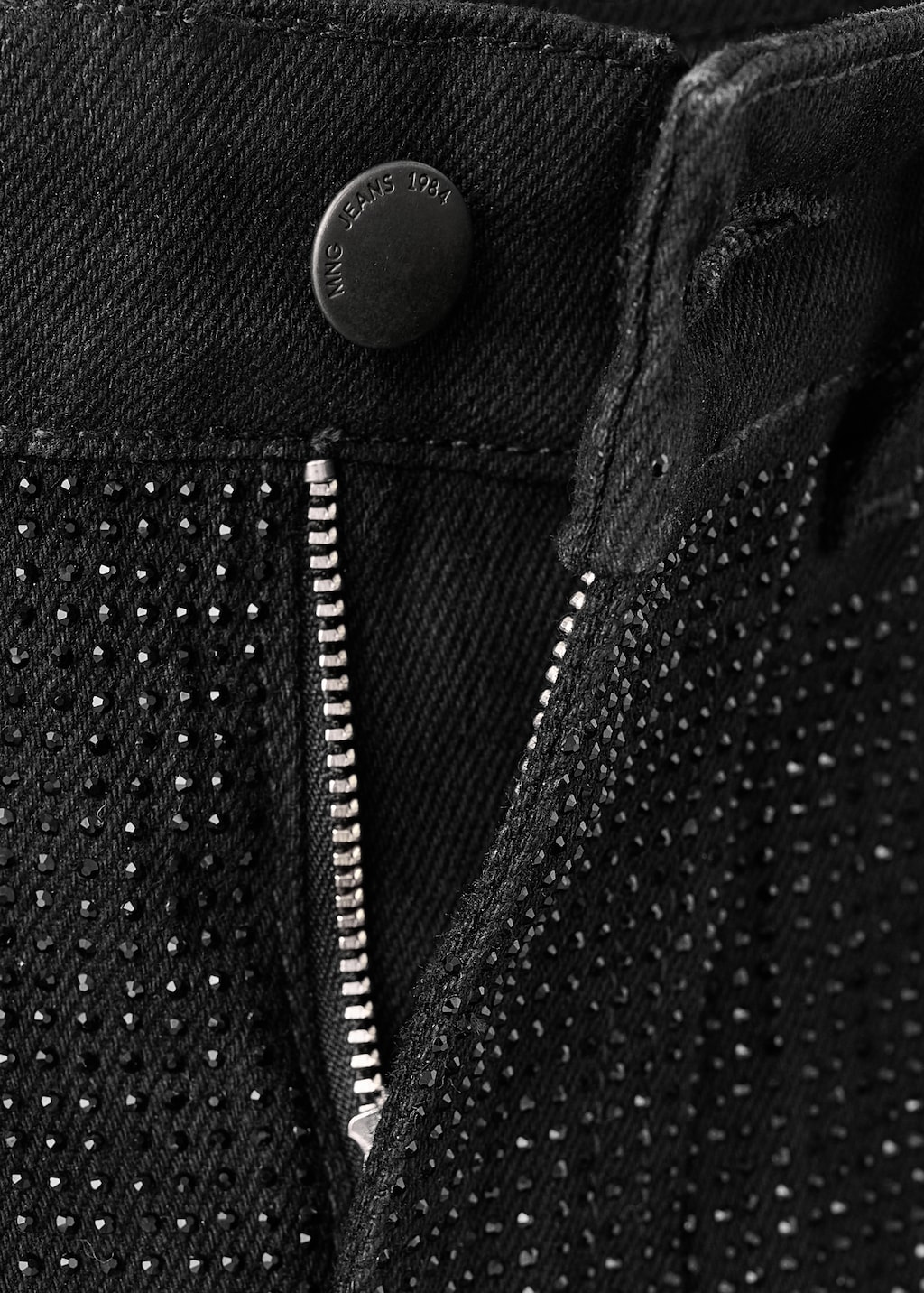 Balloon jeans with rhinestones