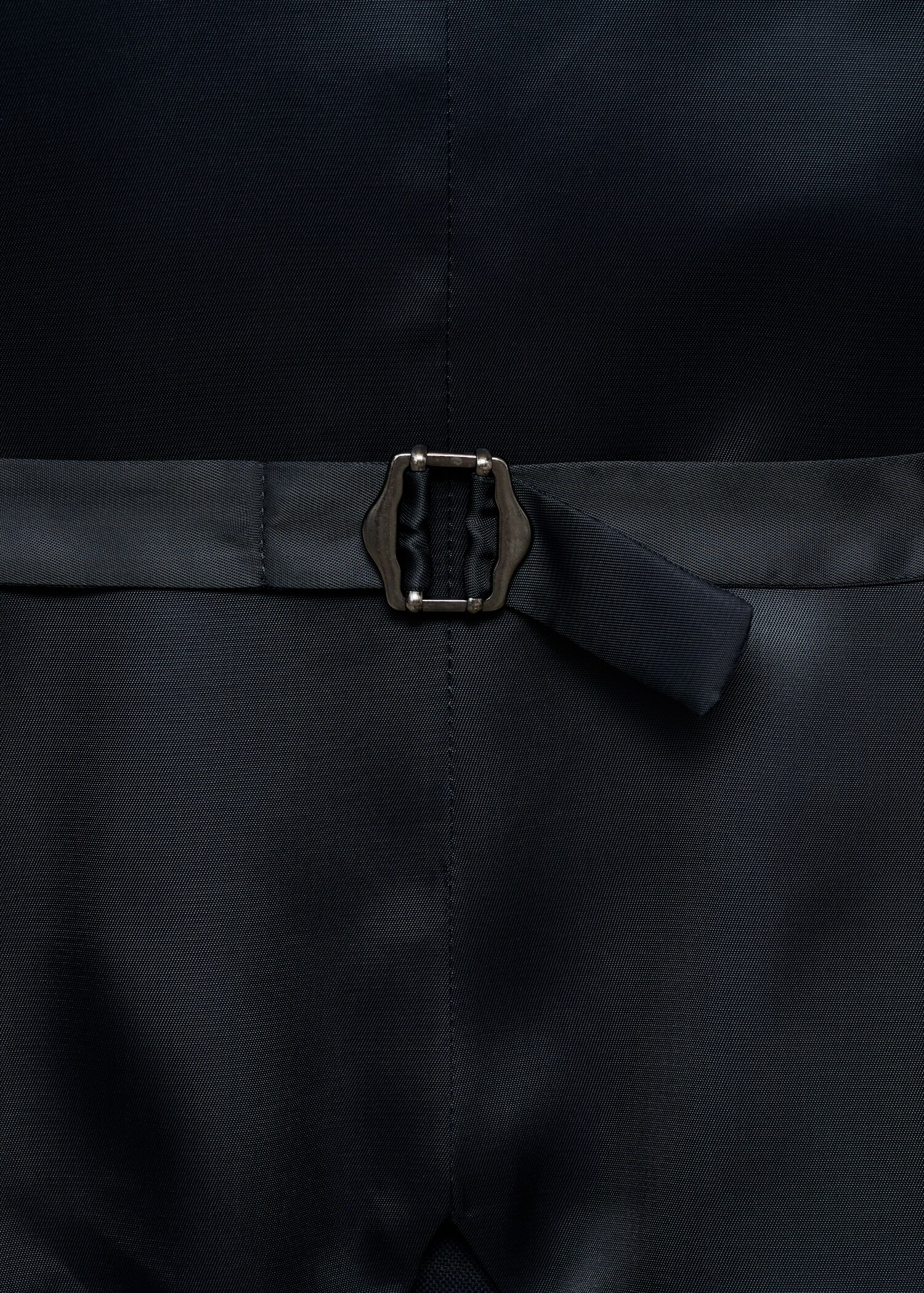 Slim-fit suit waistcoat - Details of the article 0