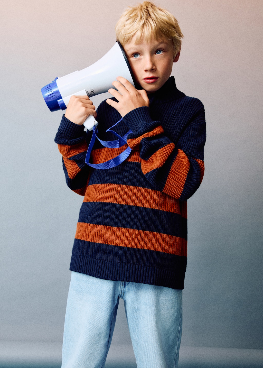 Knitted sweater with perkins neck