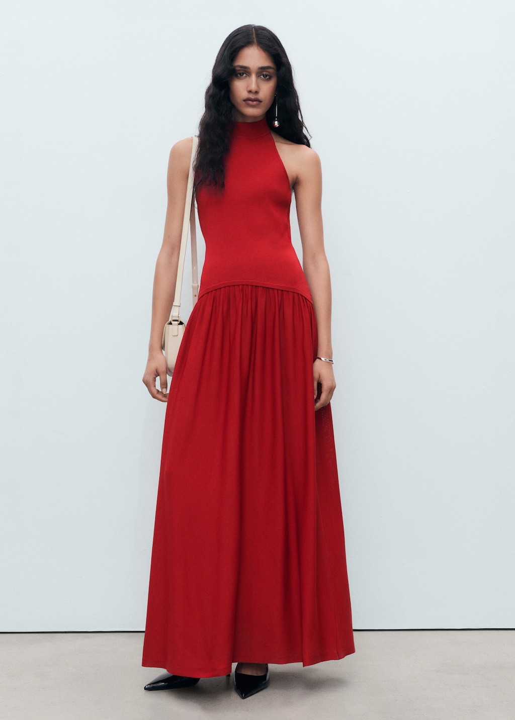 Halter-neck knitted dress