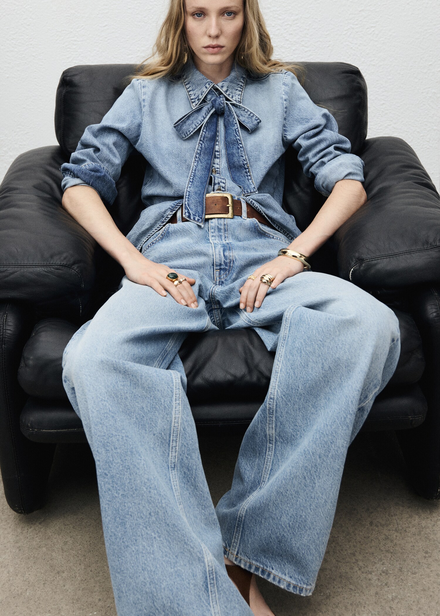 Denim shirt with bow - Details of the article 3