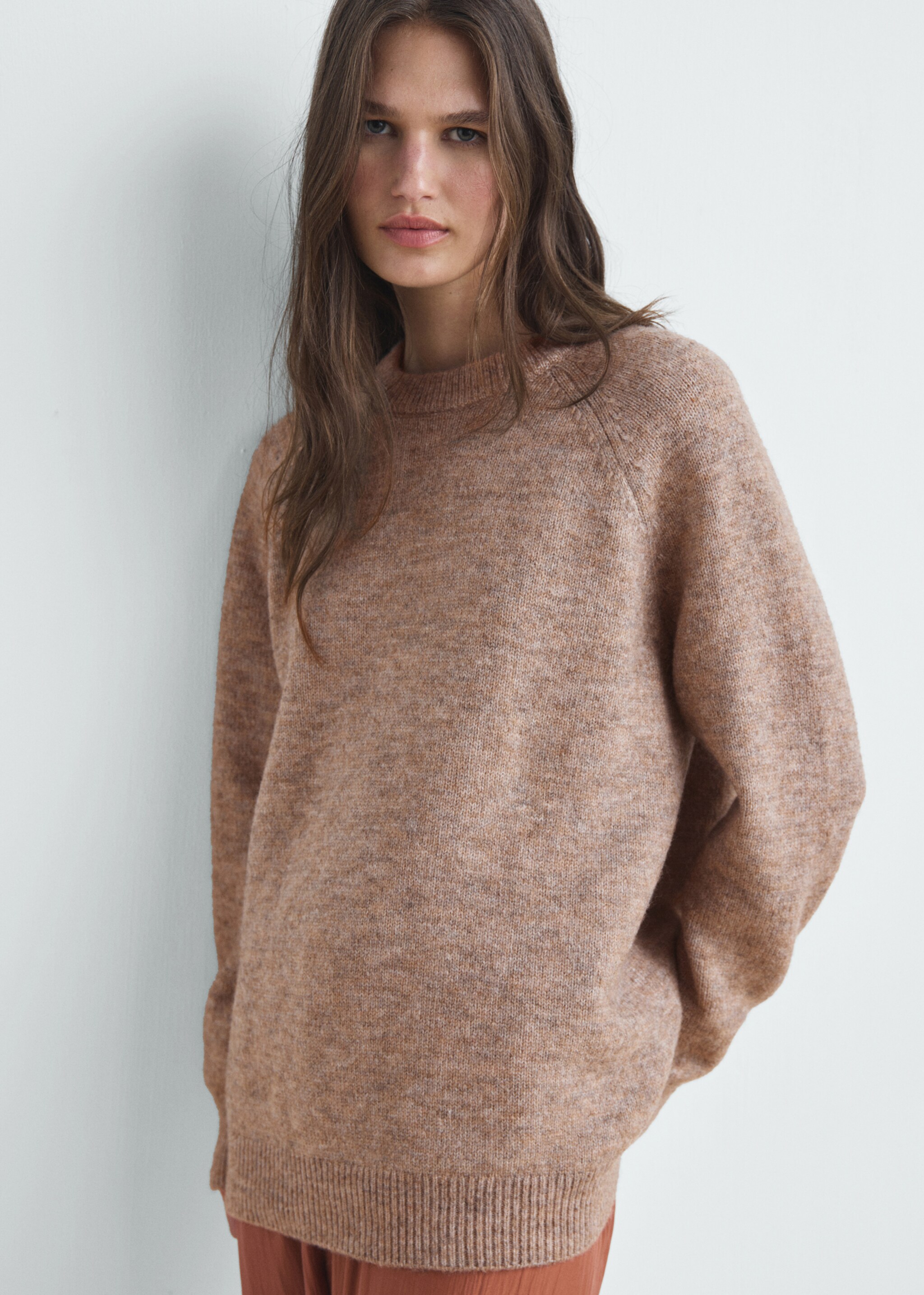 Round-neck knitted sweater - General plane, Medium Pink. Ref: 17054429-01.