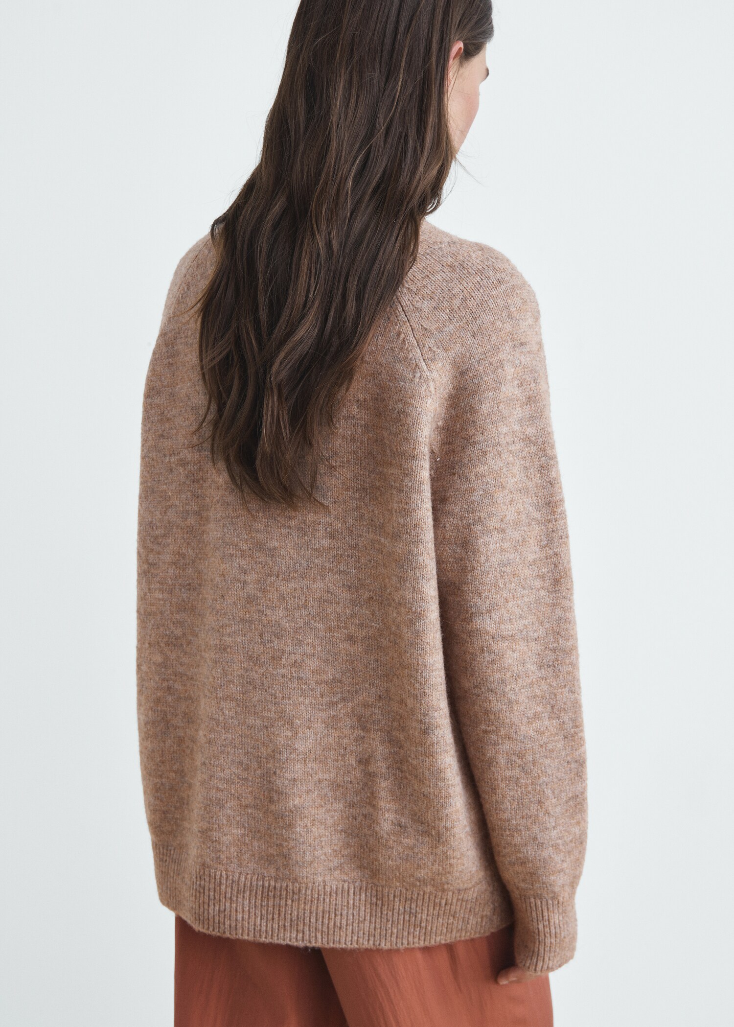 Round-neck knitted sweater - Reverse of the article