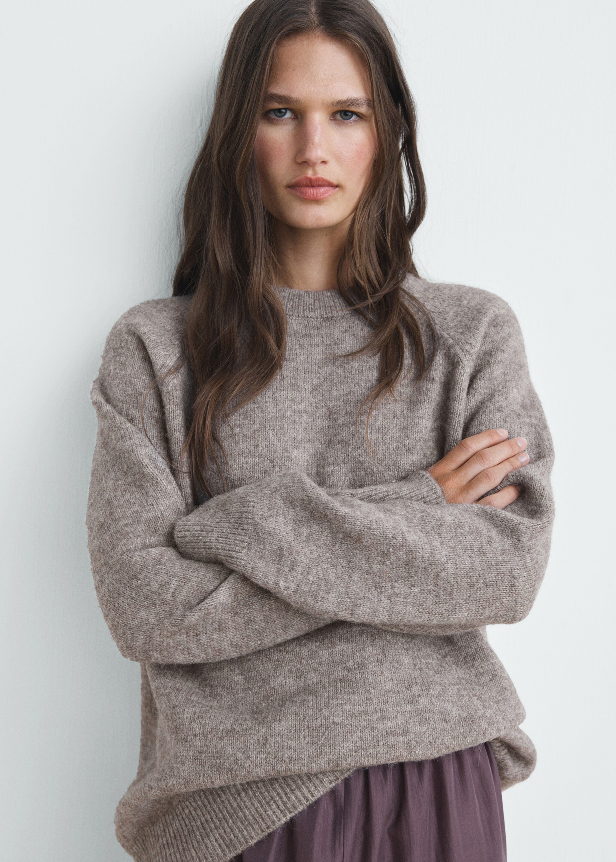 Round-neck knitted sweater - General plane, Cognac. Ref: 17054429-01.