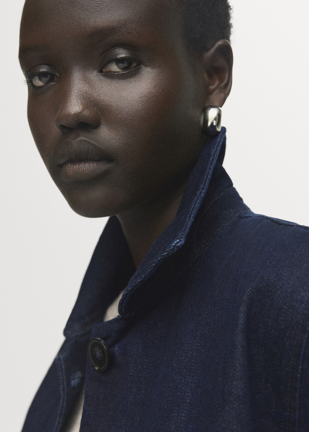 Denim jacket with pockets