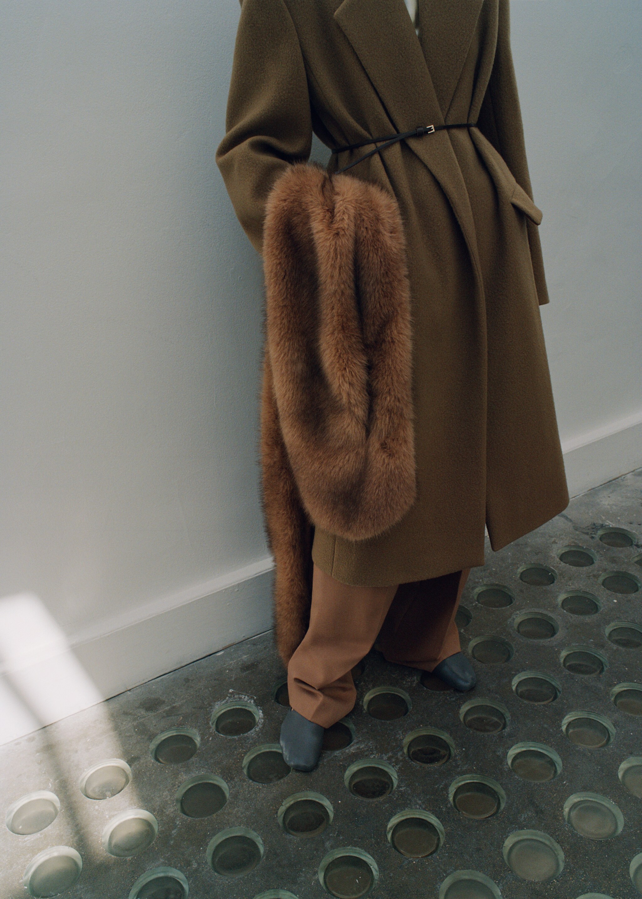 Fur-effect scarf - Details of the article 9, Brown. Ref: 17056354-01.