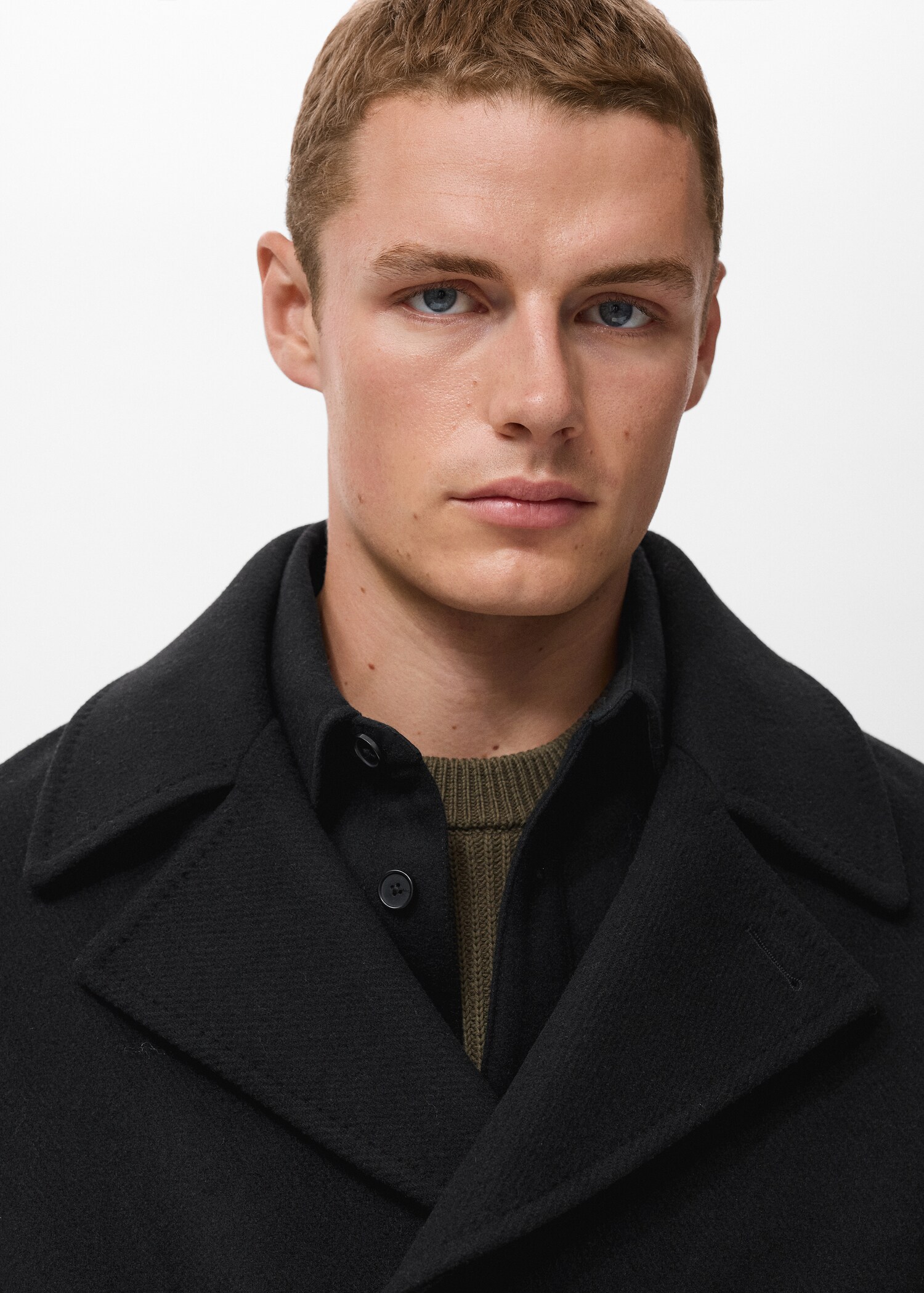 Wool double-breasted coat with buttons - Details of the article 1