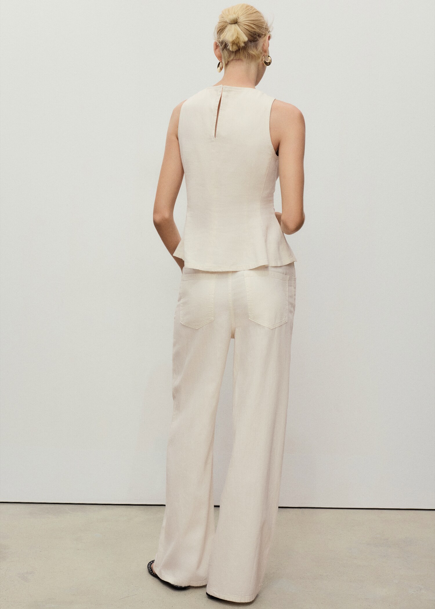 Wide leg denim pants with belt - Reverse of the article