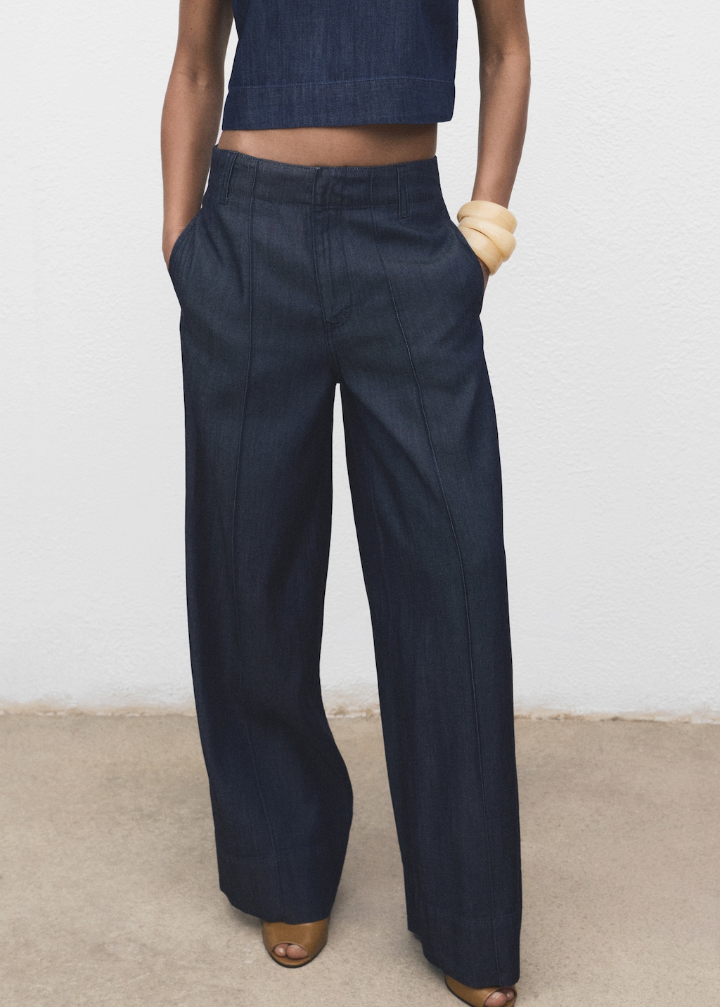Wide leg denim pants with stitching