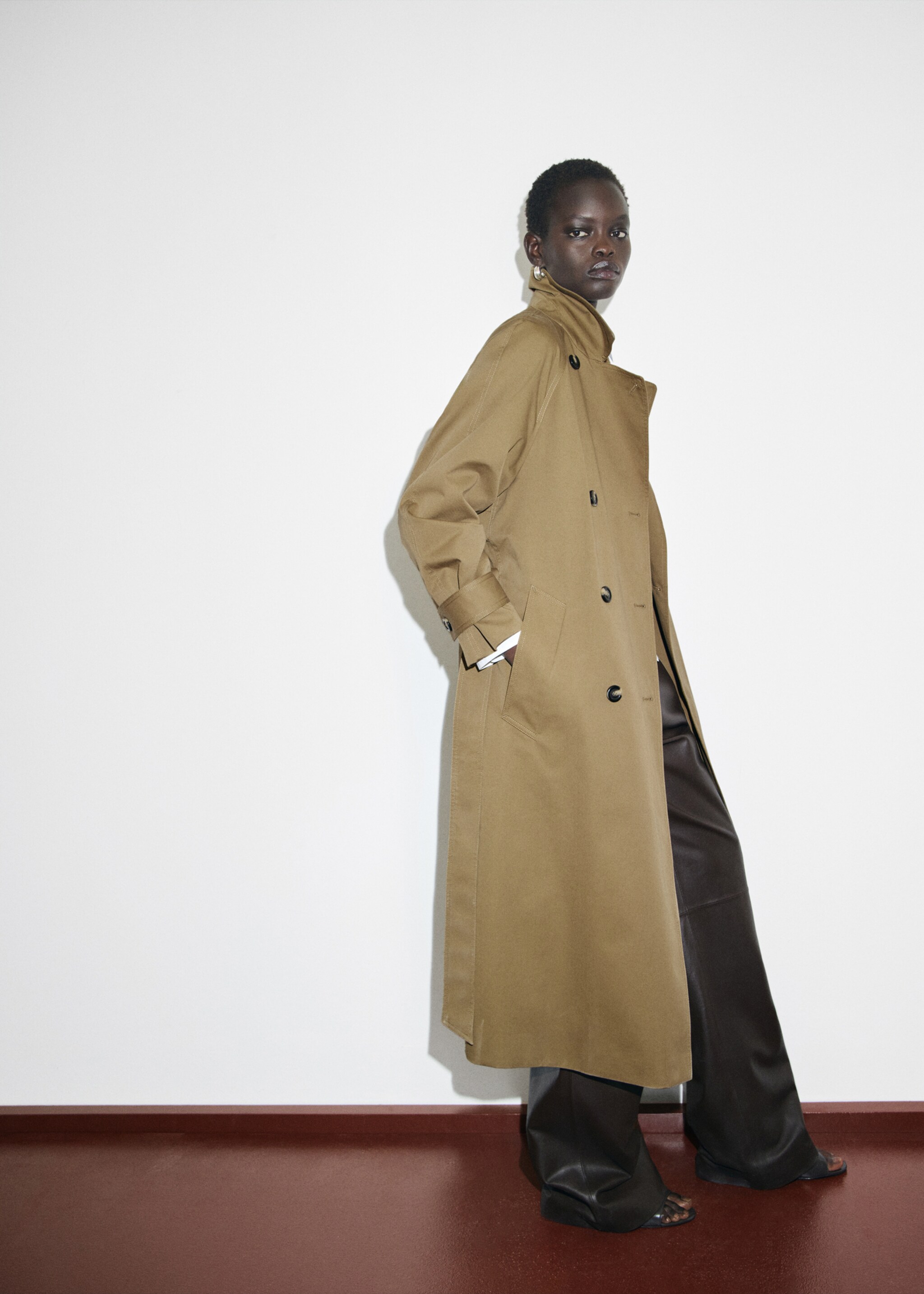 Long double-breasted trench coat - General plane, Khaki. Ref: 17064117-01.
