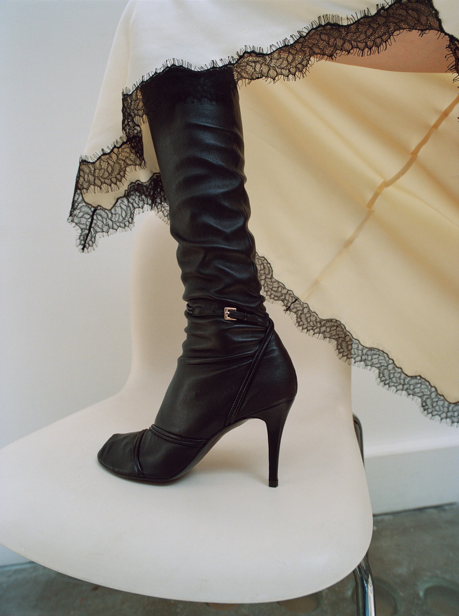 100% leather high boots with straps - Details of the article 8