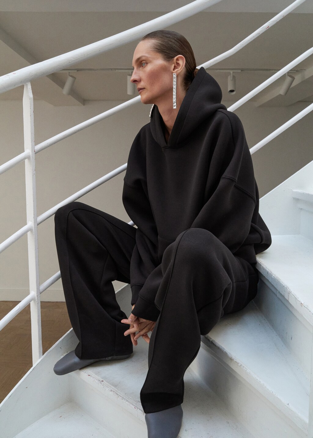 Jogger pants with seam detail