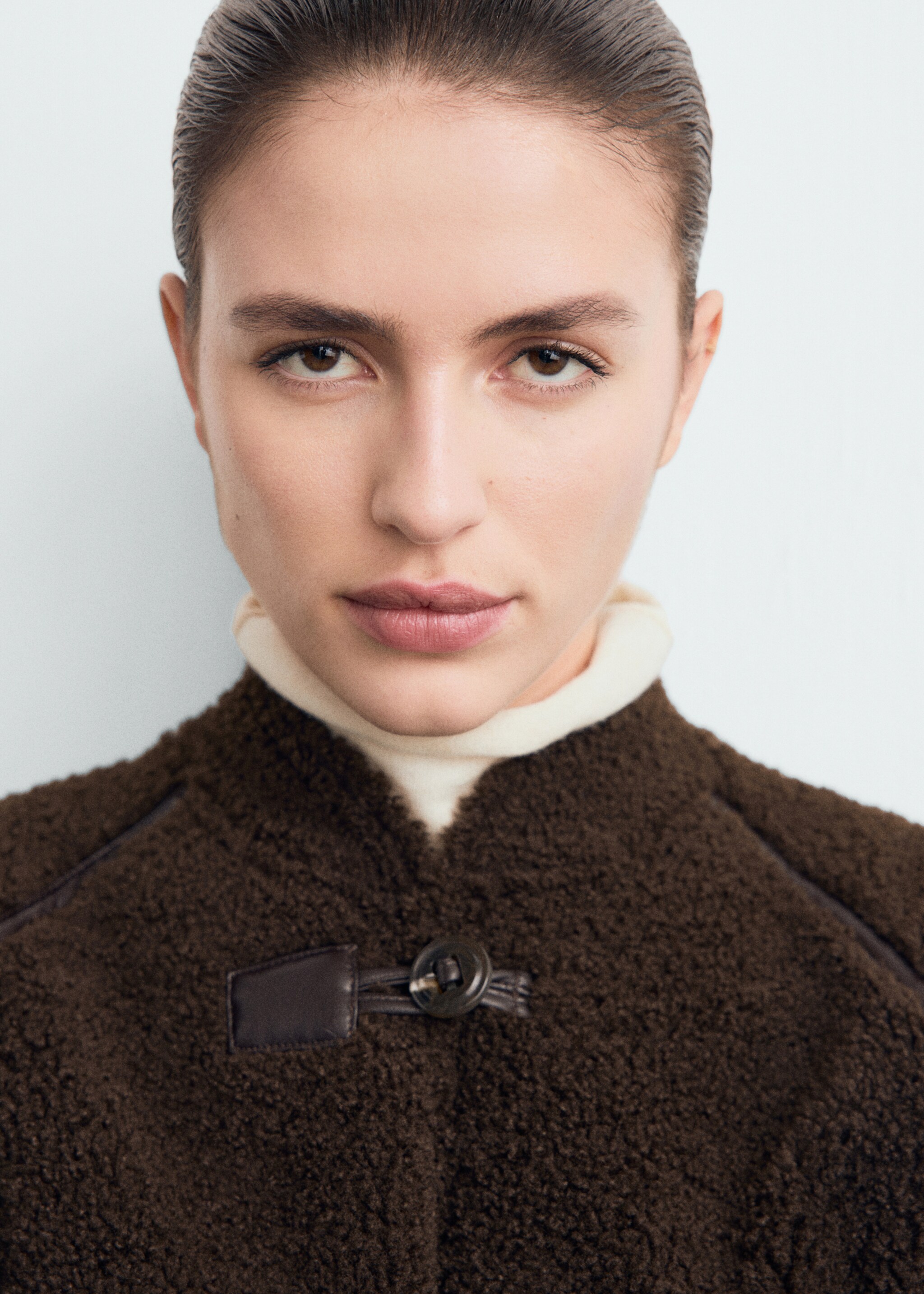 Shearling-effect reversible jacket - Details of the article 1, Black. Ref: 17067768-01.