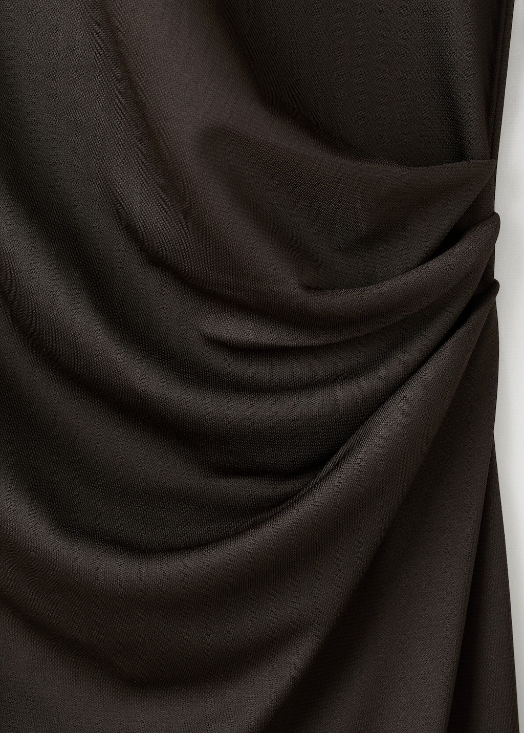 Fitted dress with bell sleeves