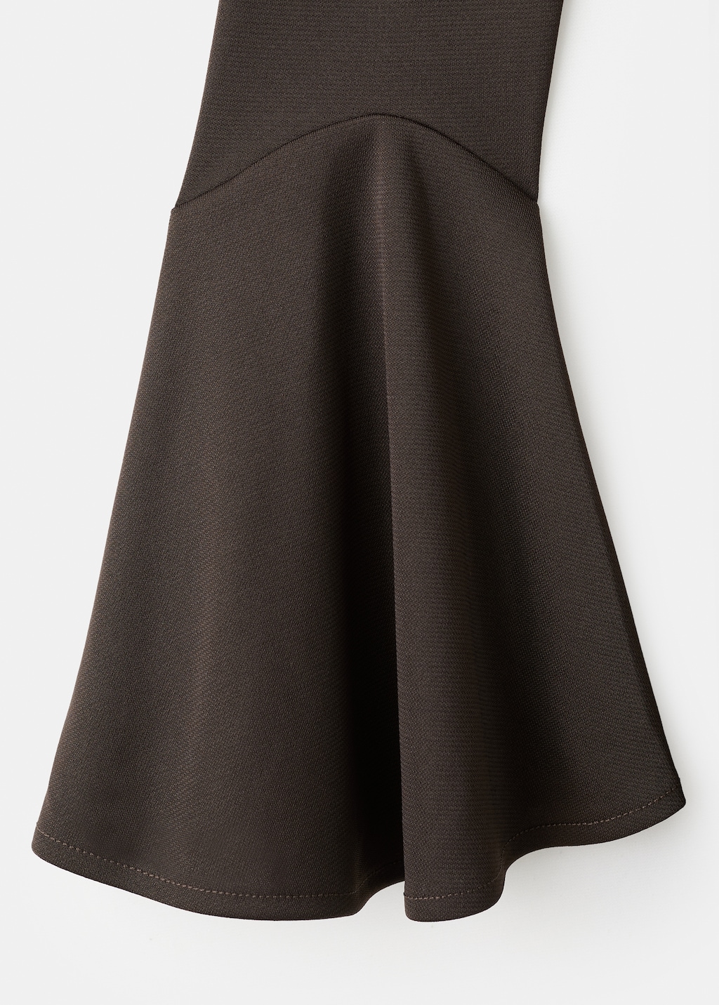 Fitted dress with bell sleeves