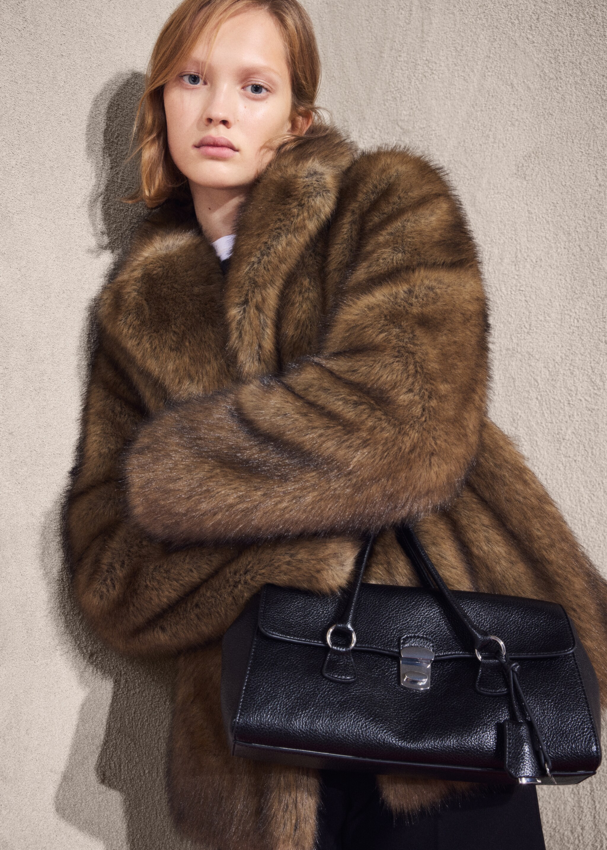 Faux-fur coat with lapels - Medium plane, Beige. Ref: 17068268-01.