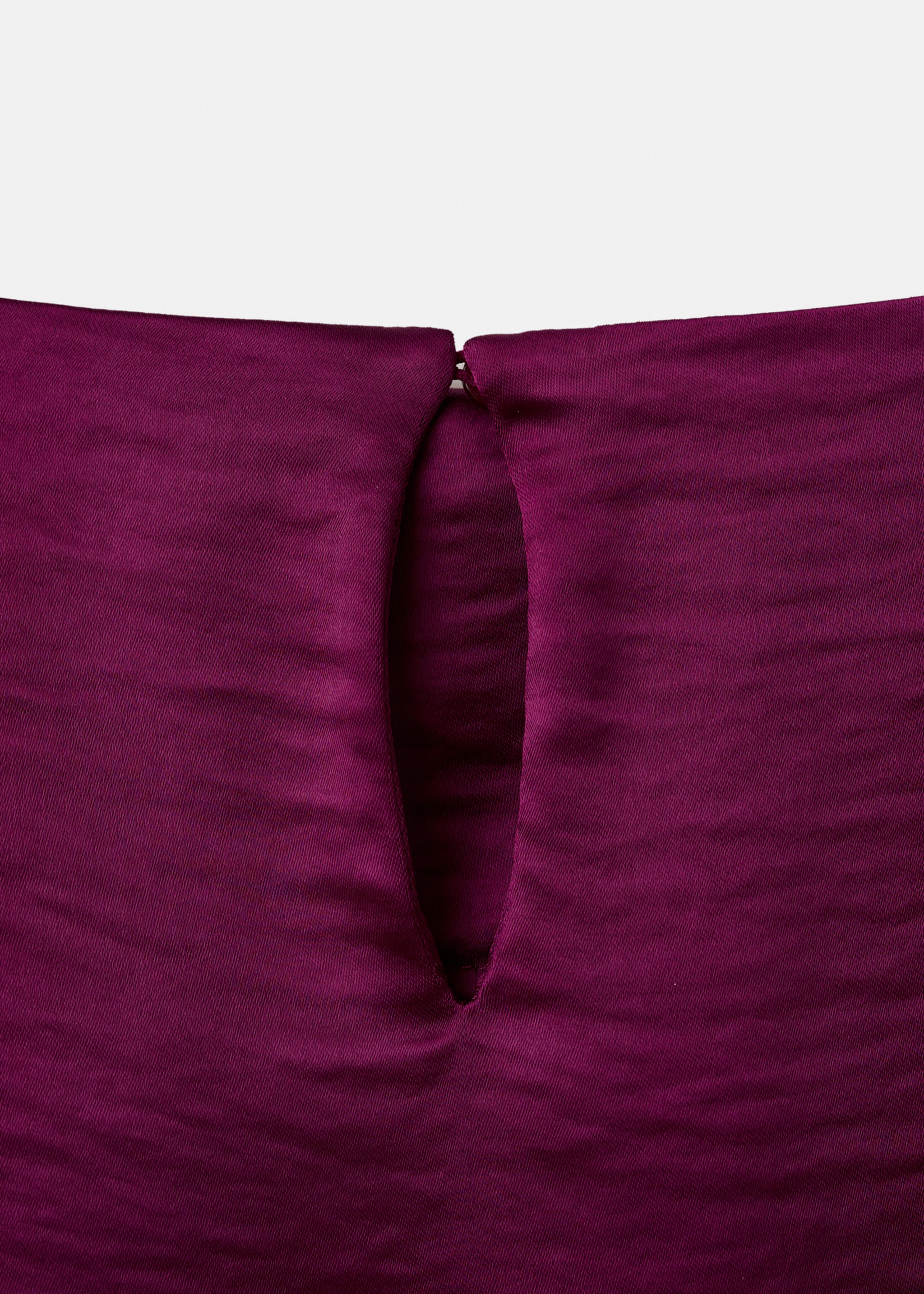 Satin dress with creased effect - Details of the article 8, Strawberry. Ref: 17069106-01.