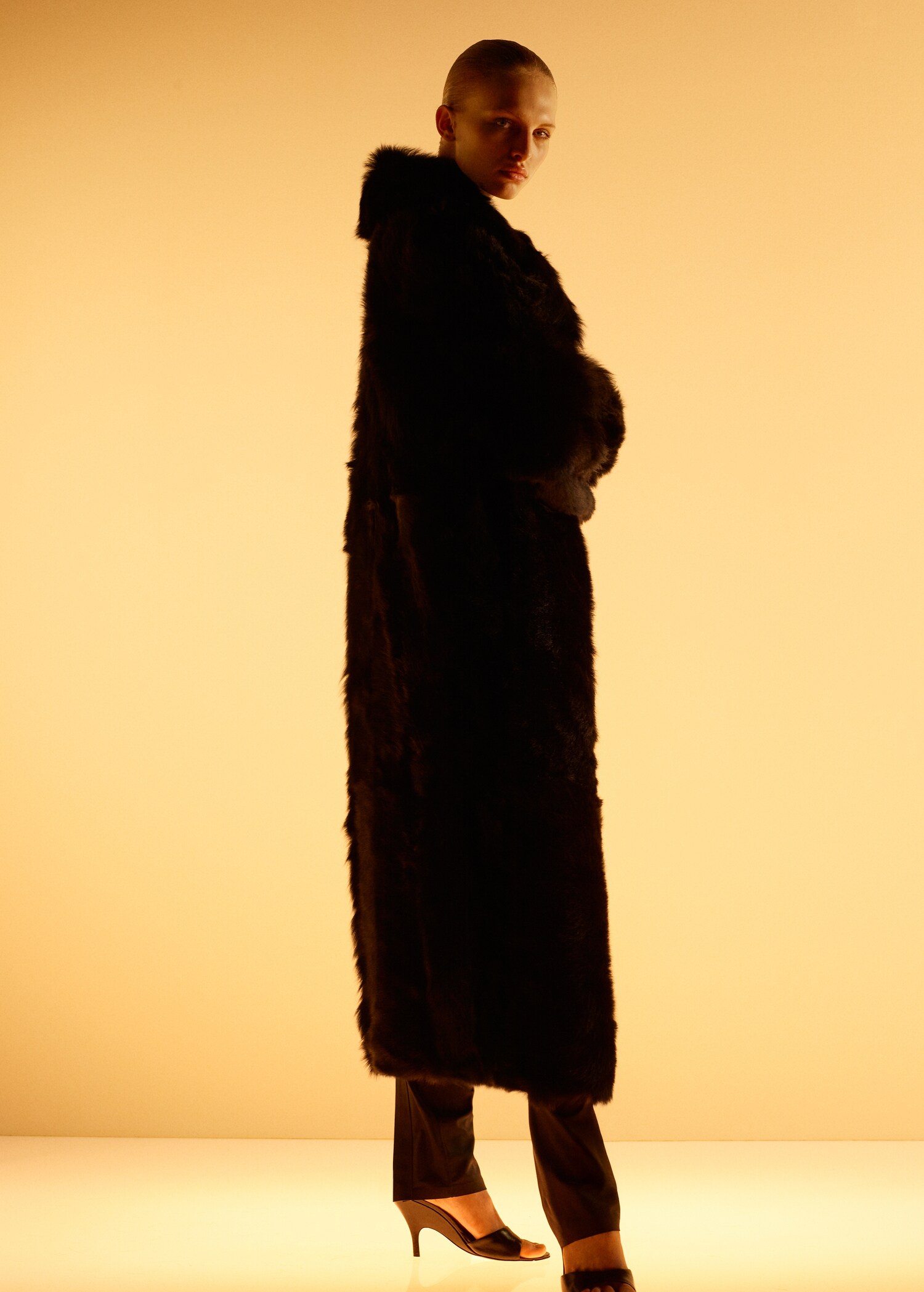 Reversible fur coat - Details of the article 1