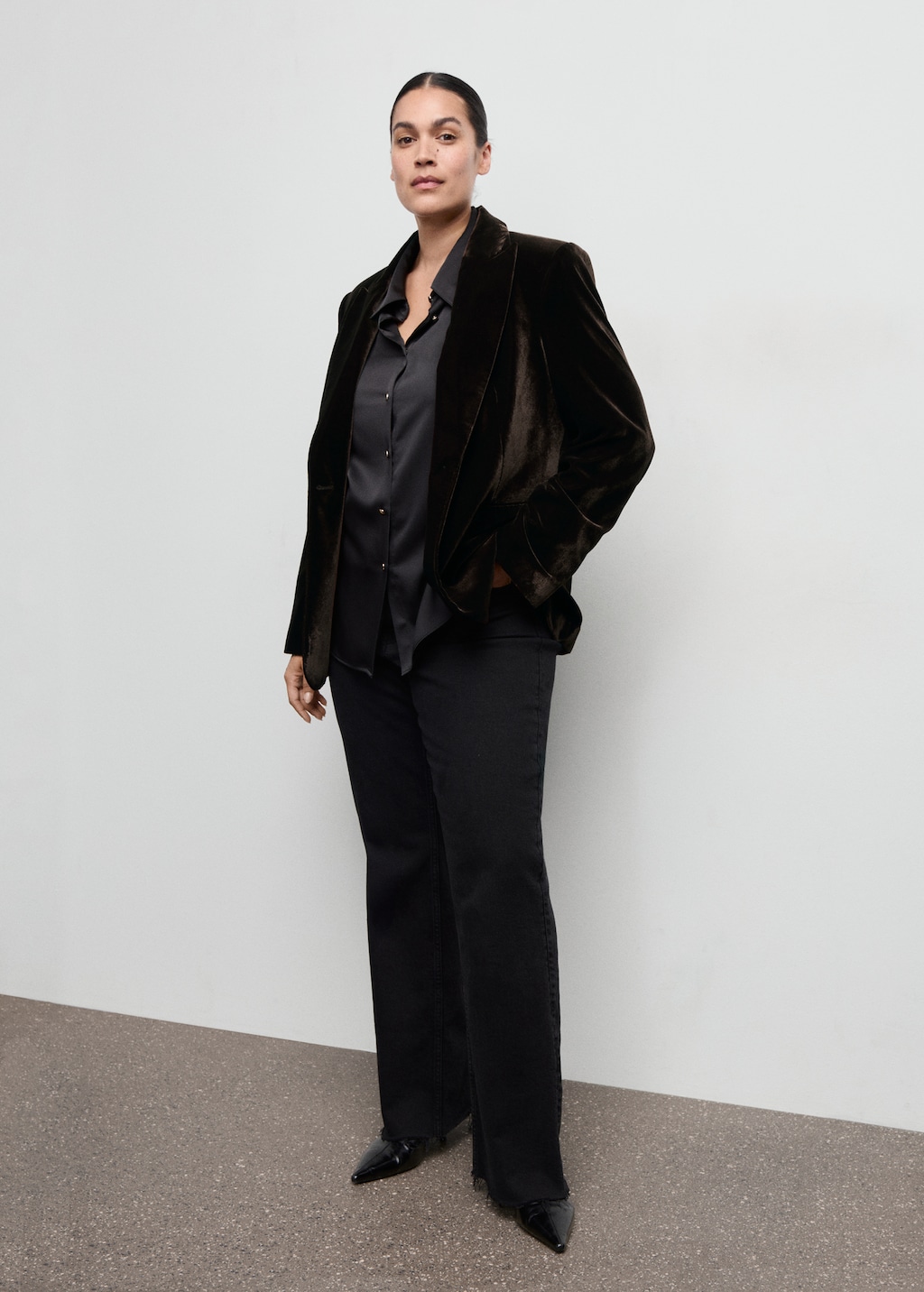 Structured velvet blazer