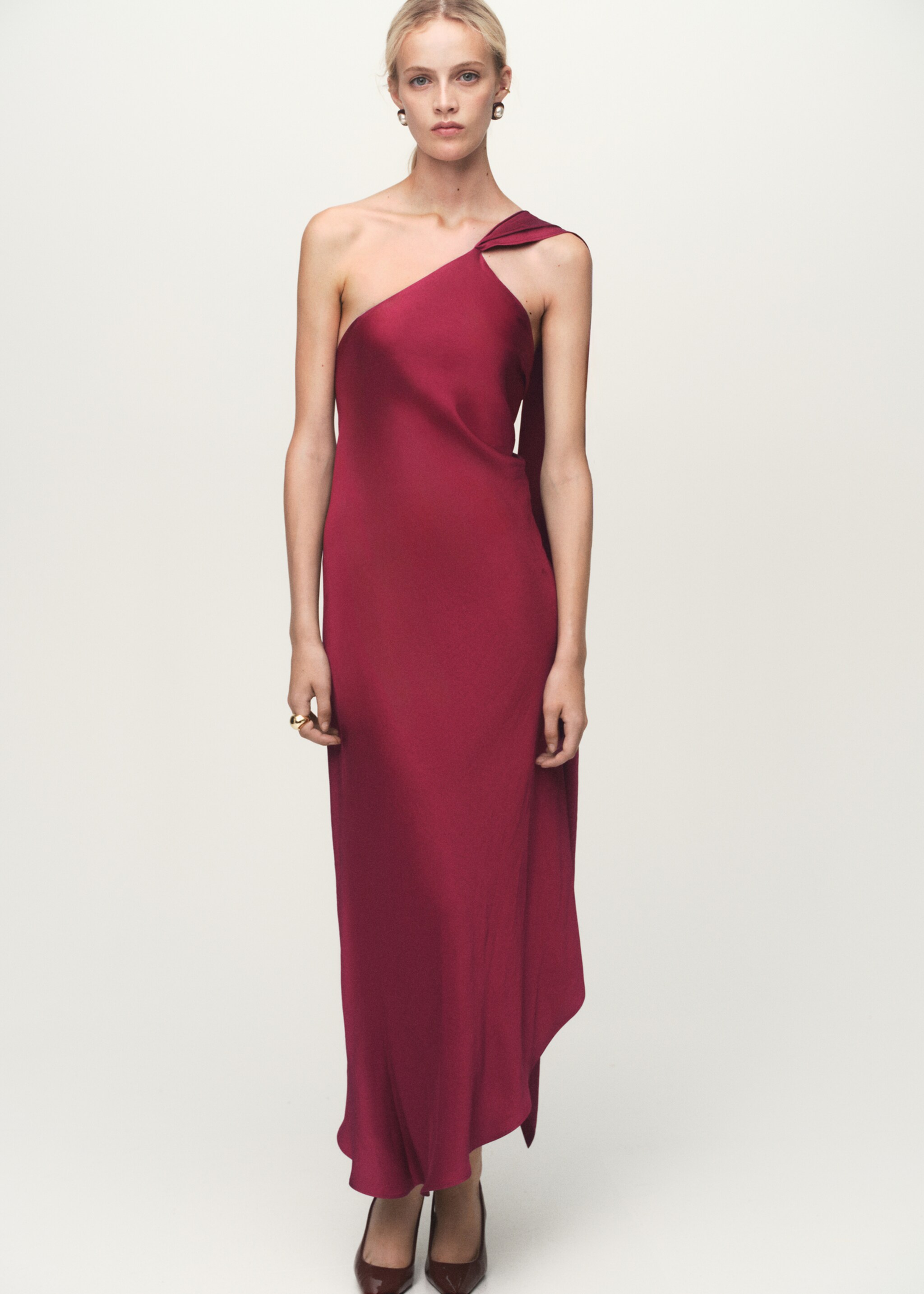 Asymmetrical satin dress - Details of the article 2, Wine. Ref: 17071555-01.