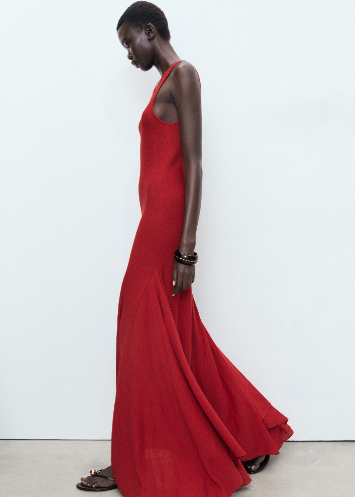 Asymmetrical low-knit dress - Medium plane