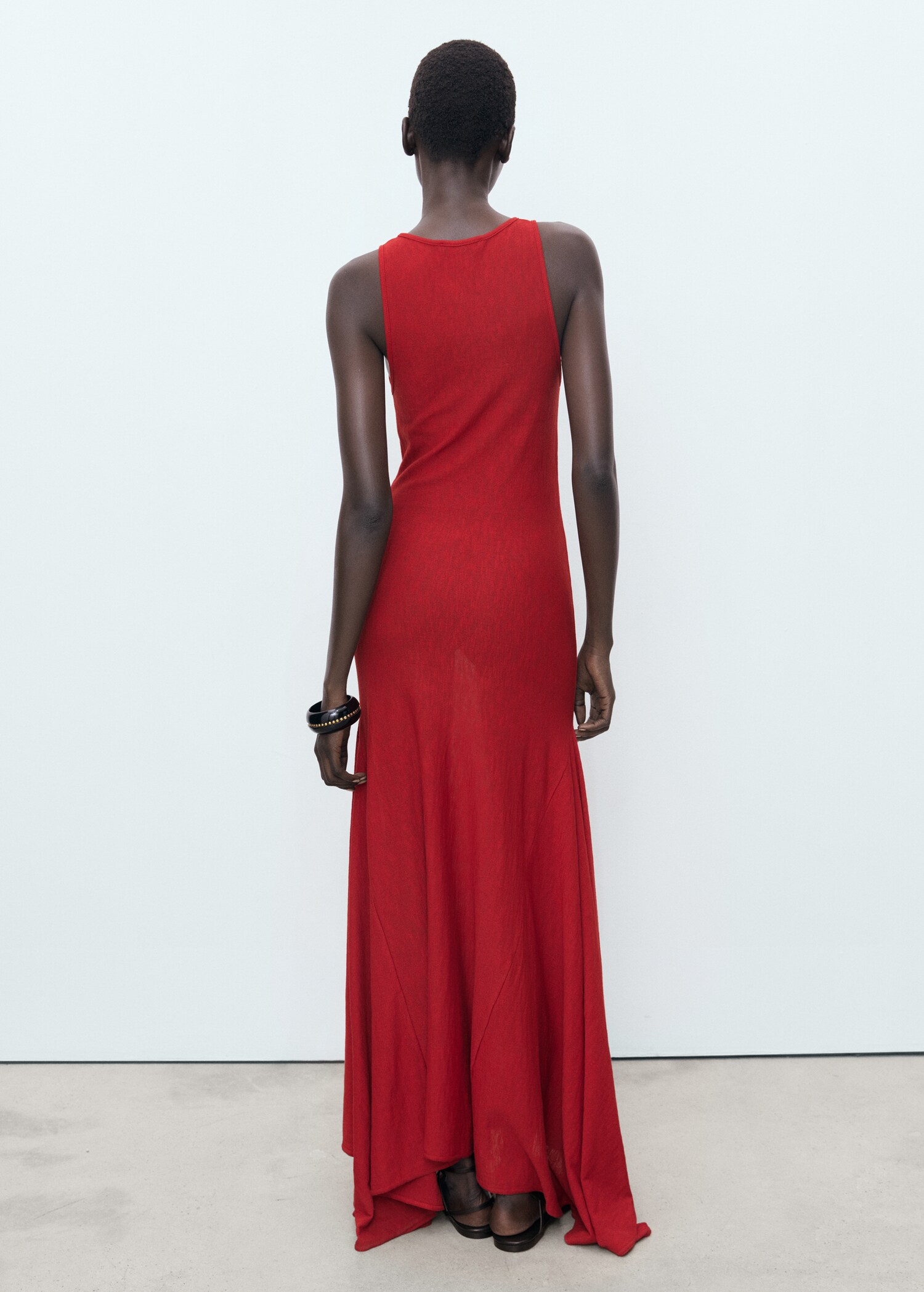 Asymmetrical low-knit dress - Reverse of the article