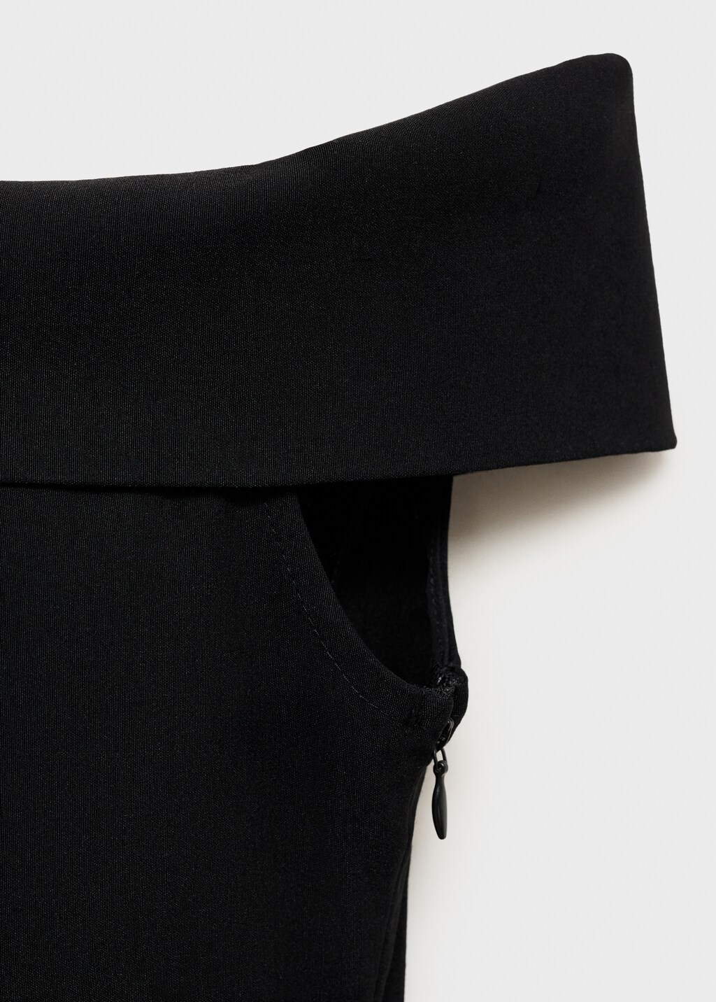 Strapless dress with bow detail