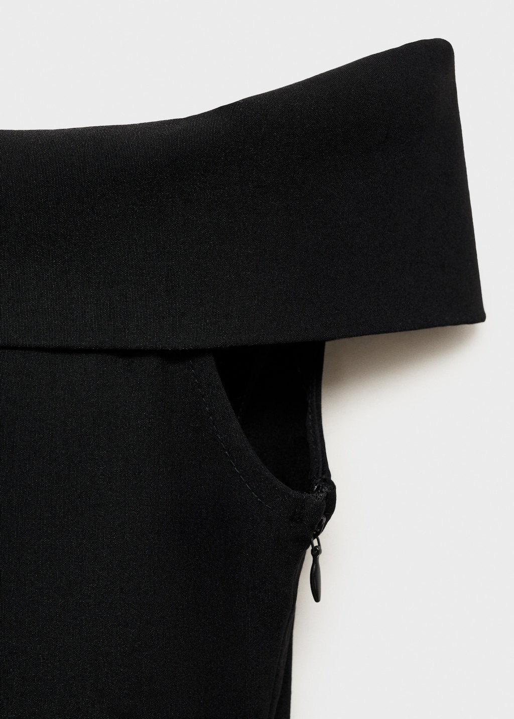 Strapless dress with bow detail