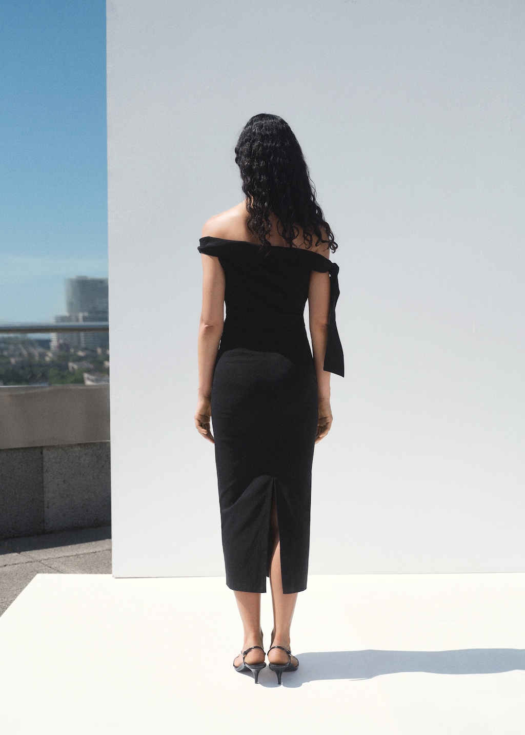 Strapless dress with bow detail