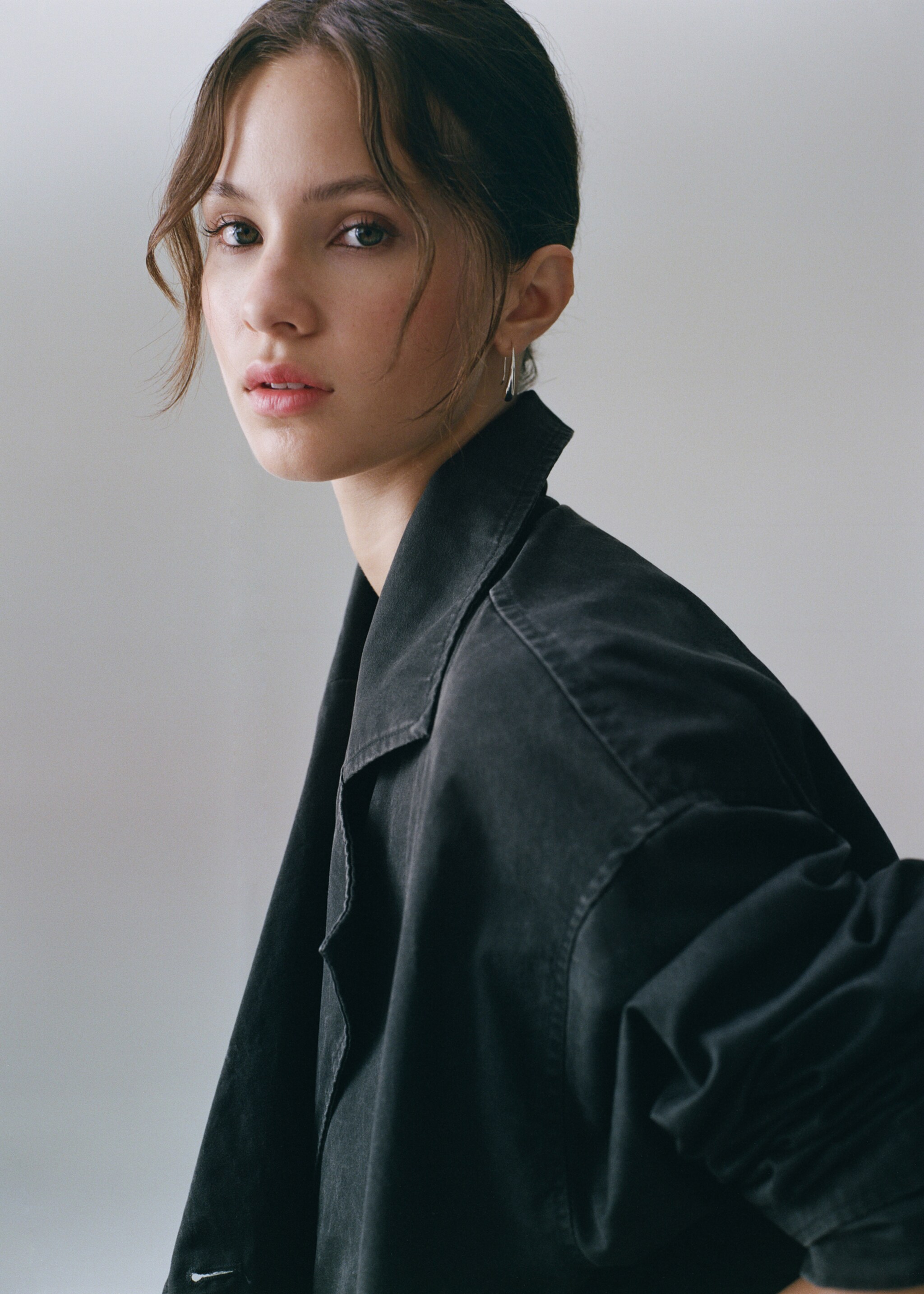 Short trench coat - Details of the article 5, Charcoal. Ref: 17074406-01.