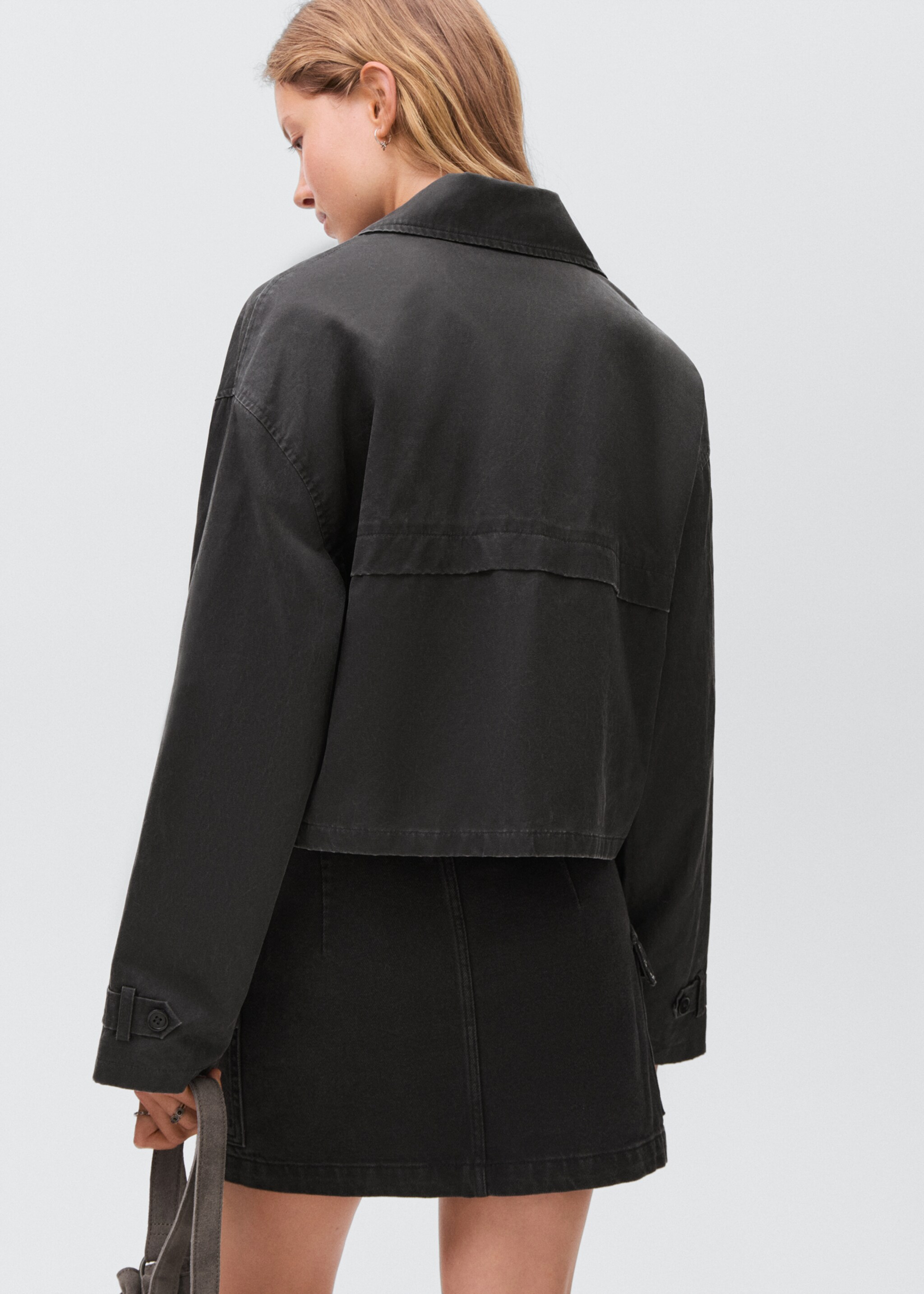 Short trench coat - Reverse of the article, Charcoal. Ref: 17074406-01.