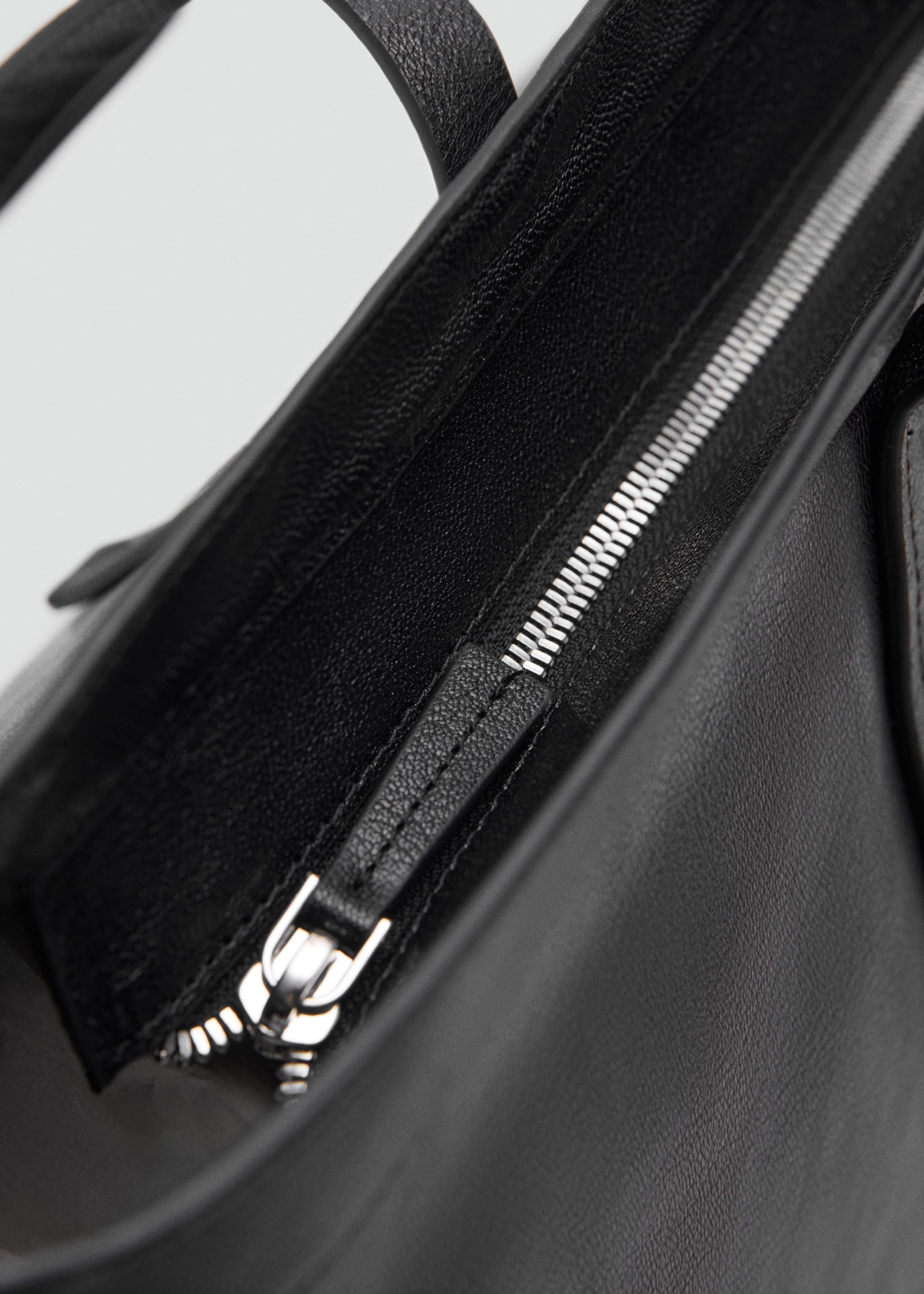 Bossa shopper pell - Detall de l'article 2, Negre. Ref: 17075818-02.