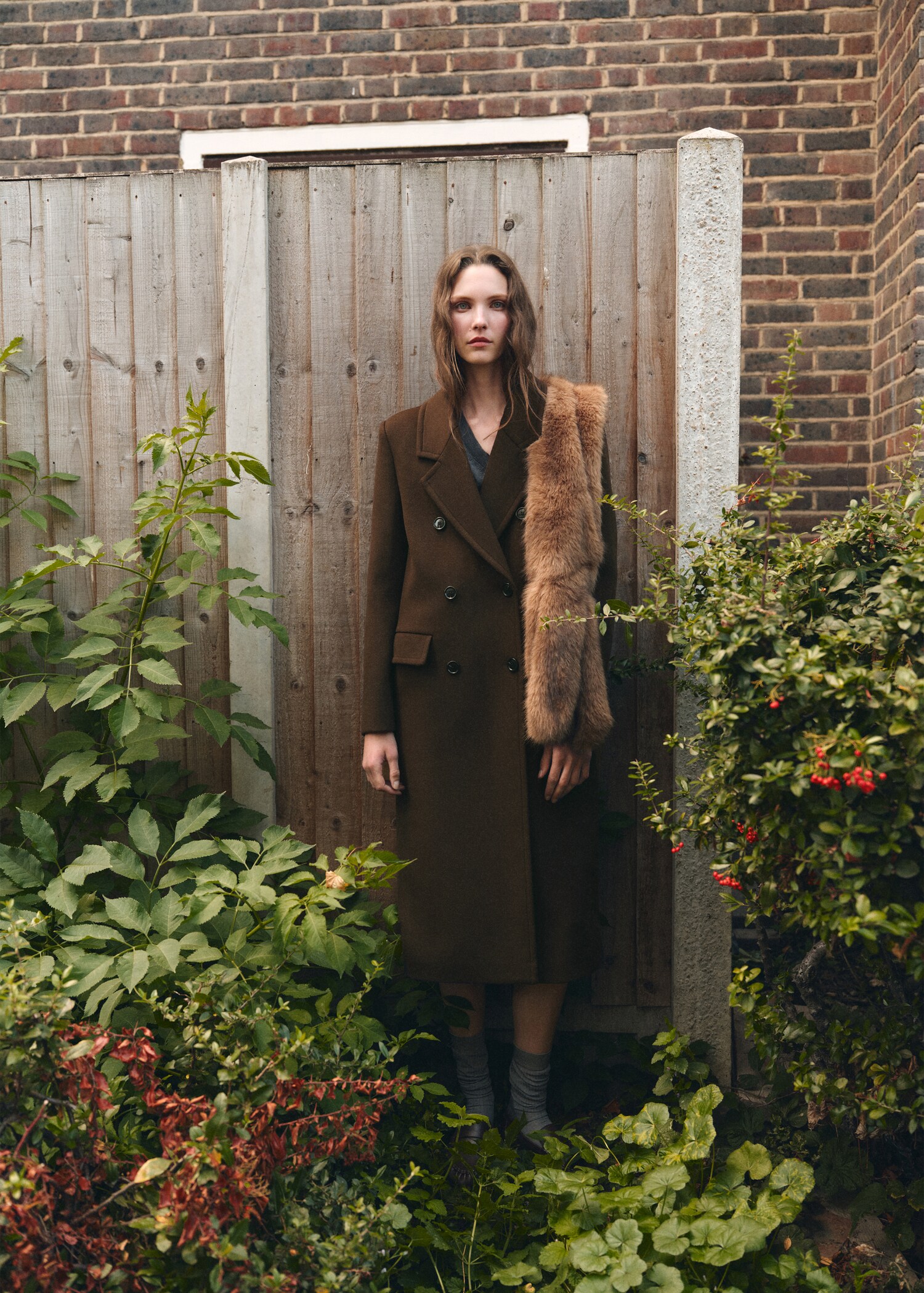 Double-breasted wool coat - General plane