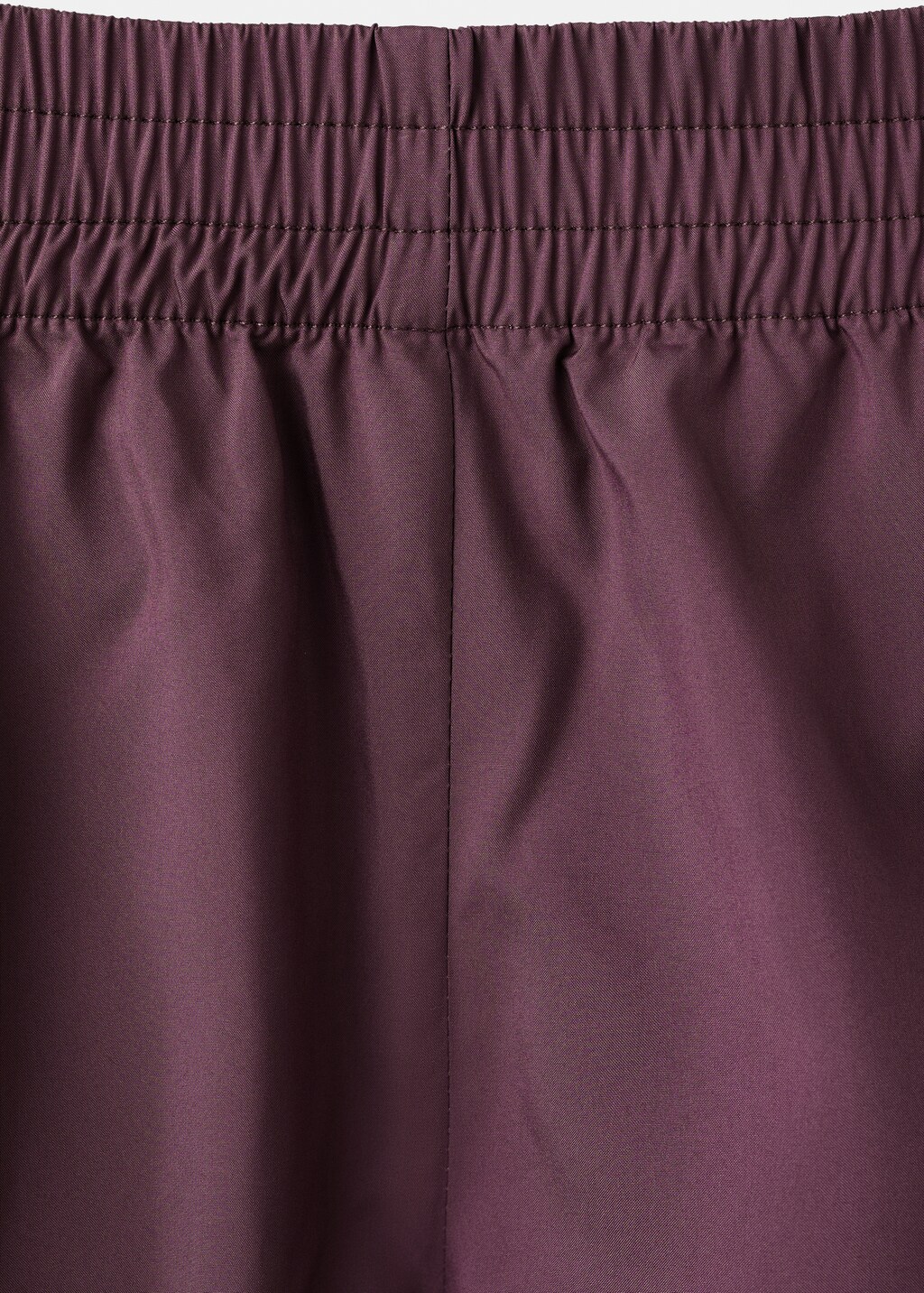 Shorts with contrasting stripes