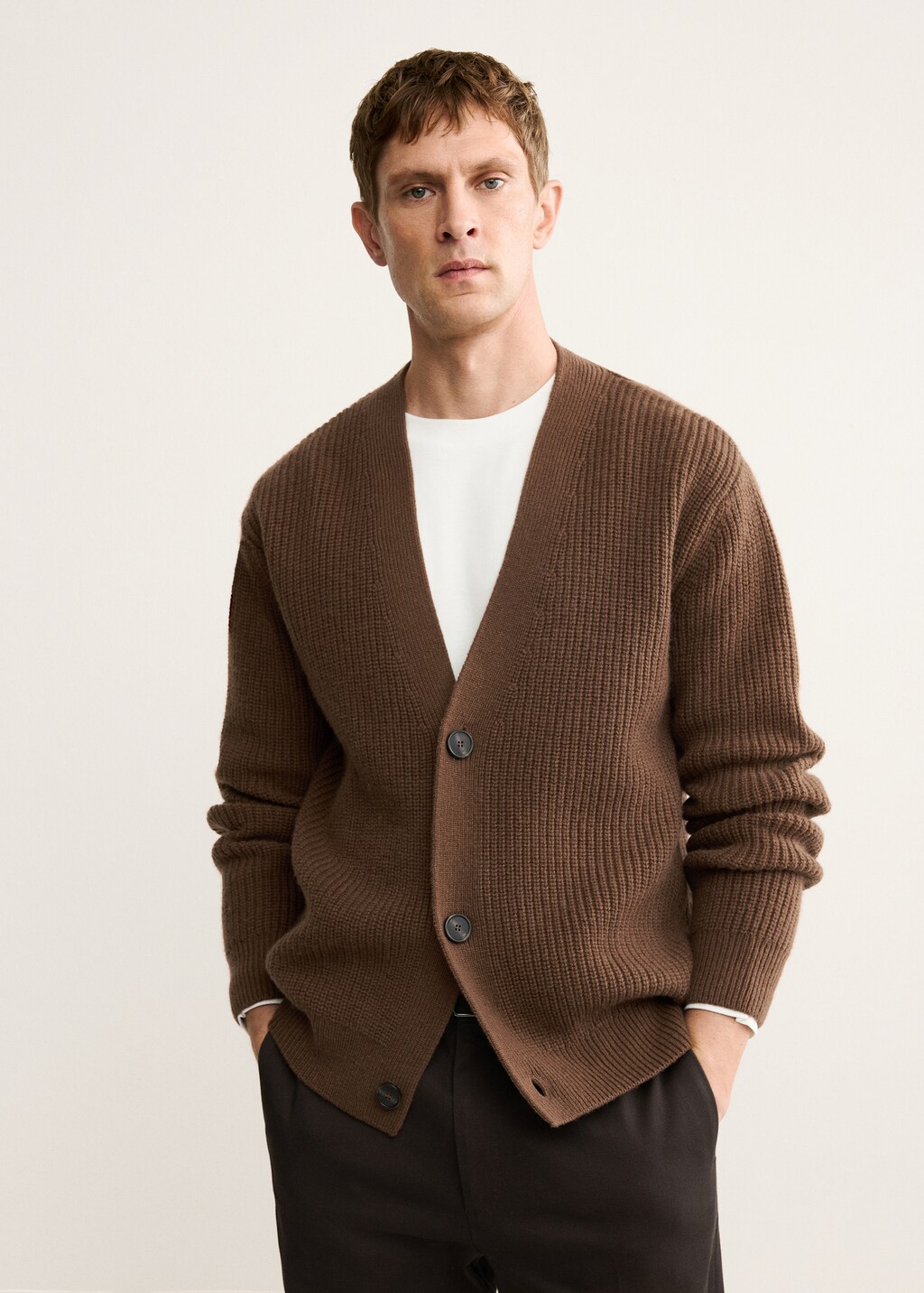 100% wool cardigan with buttons