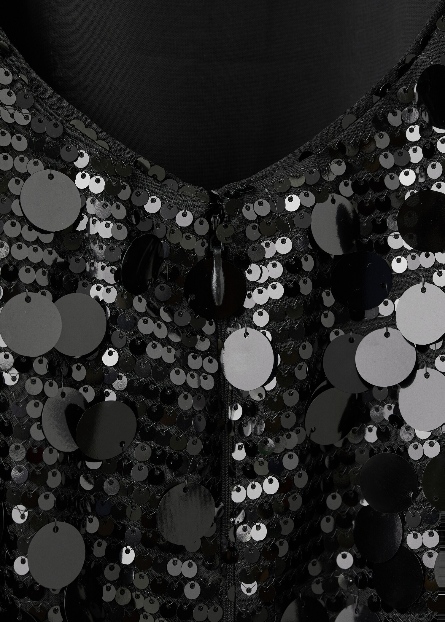 Short dress with sequins - Details of the article 0