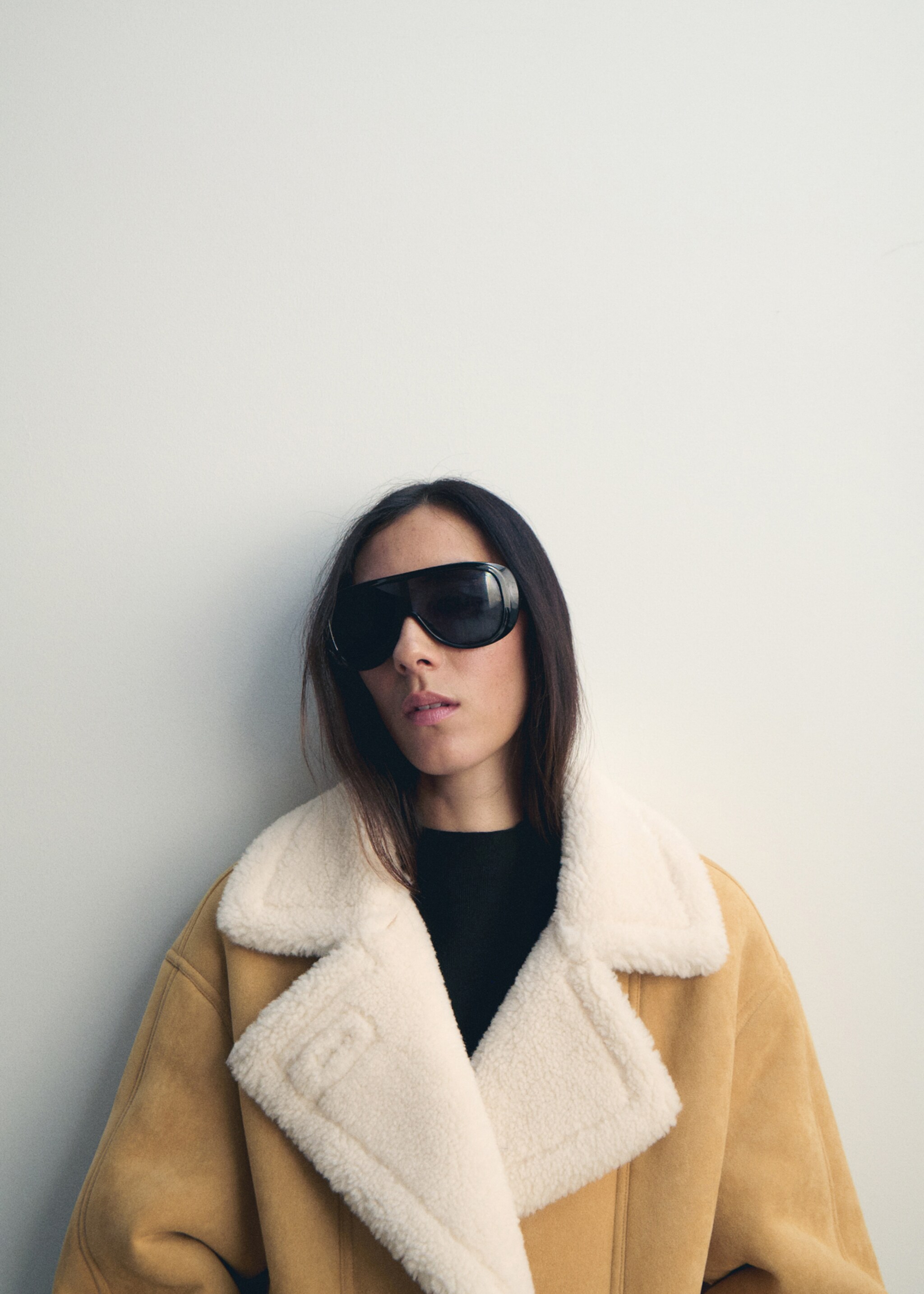 Suede-effect jacket with sheepskin collar - Details of the article 1, Medium Brown. Ref: 17078634-01.
