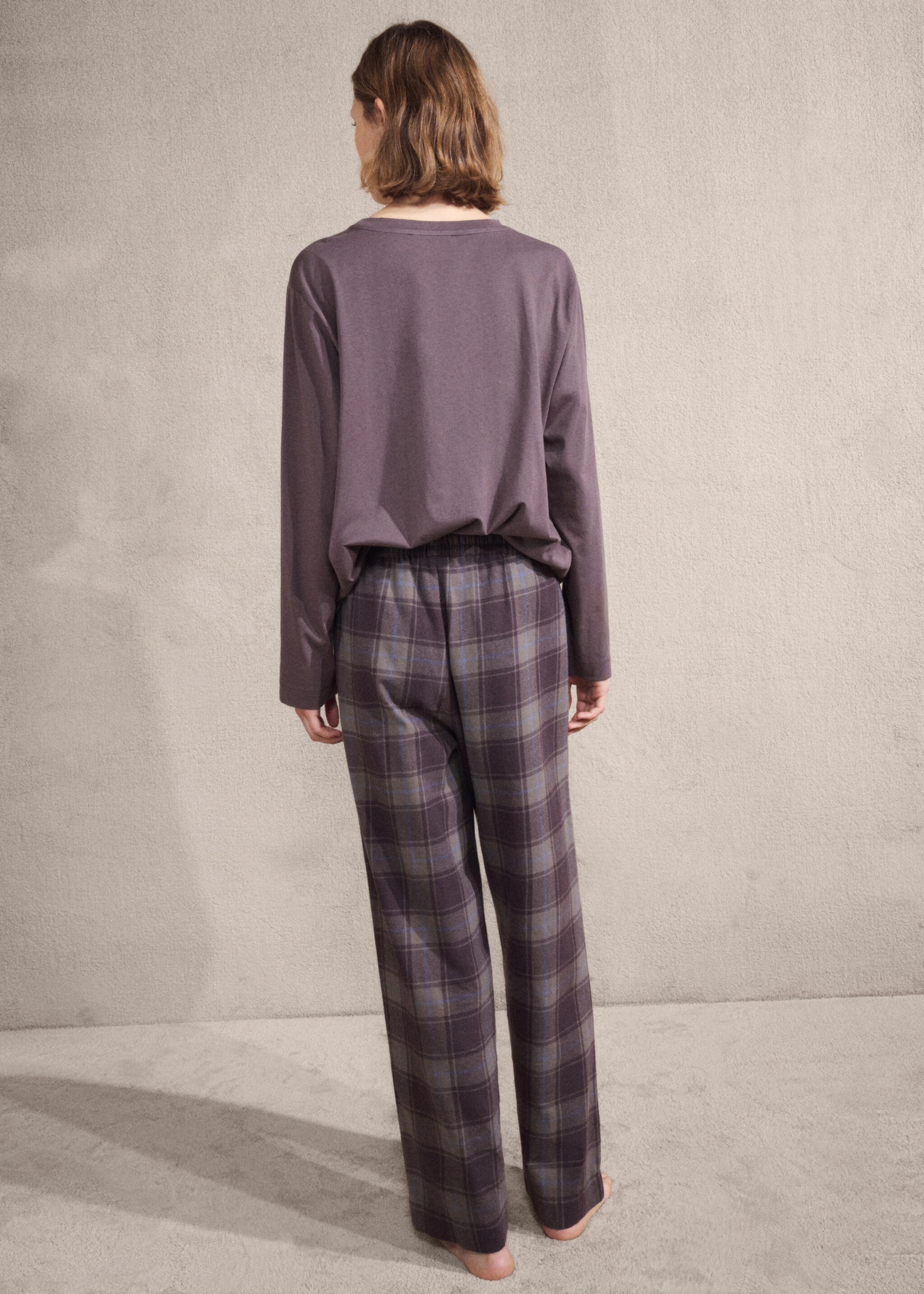 Two-piece flannel check pyjamas - Reverse of the article, Ink Blue. Ref: 17084406-01.
