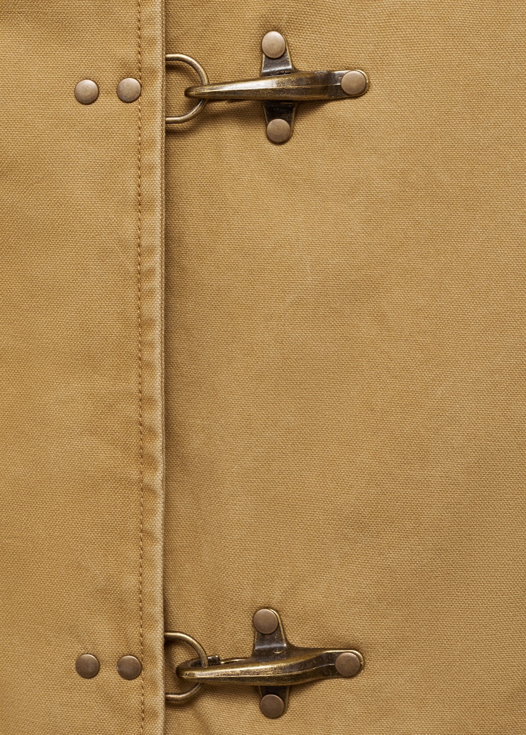 Oversized barn jacket with contrasting collar