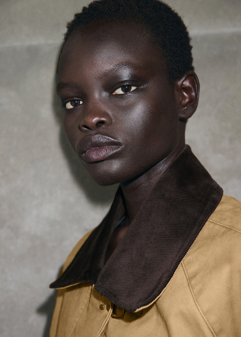 Oversized barn jacket with contrasting collar