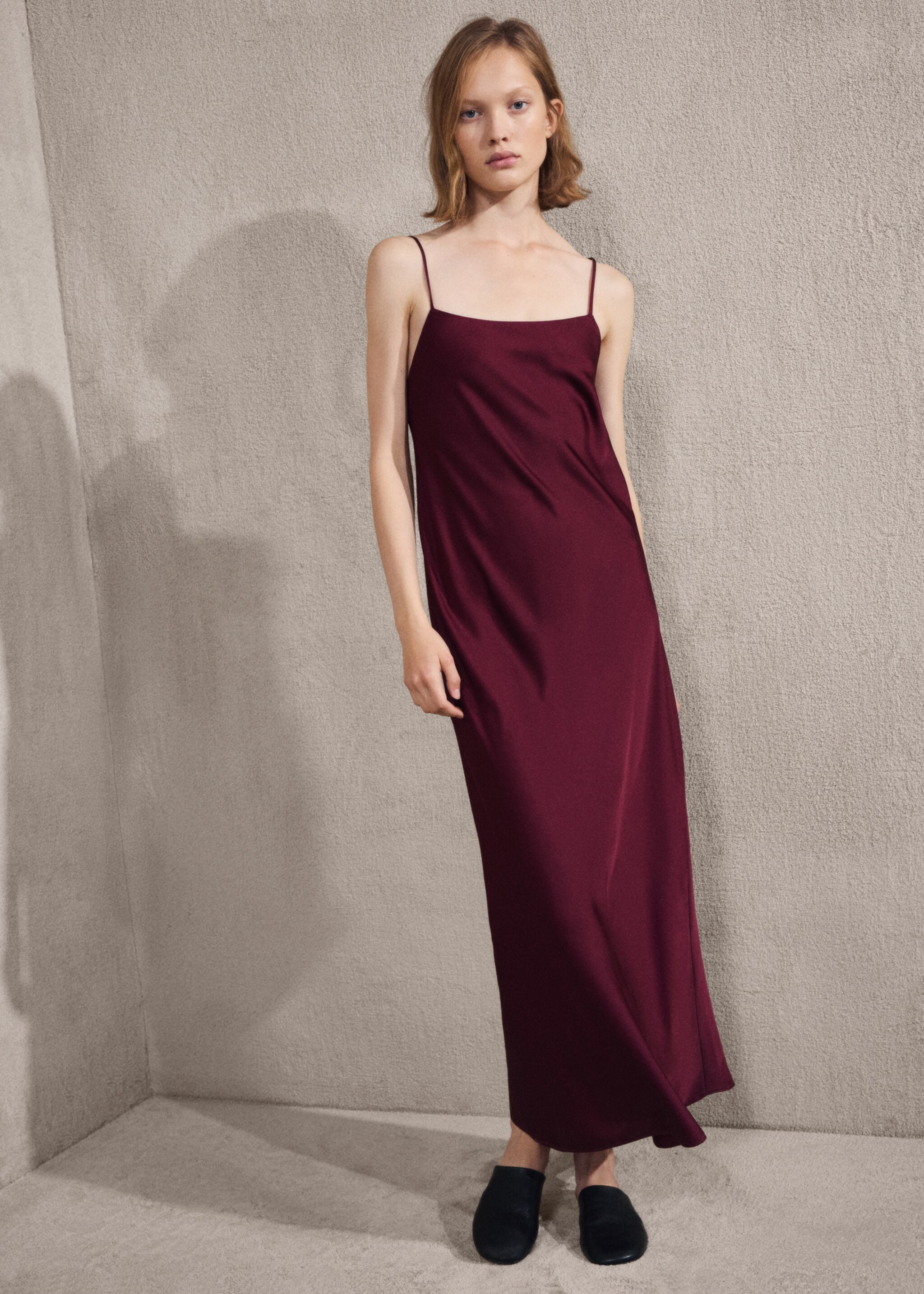 Satin midi-nightdress - General plane, Red. Ref: 17087127-01.