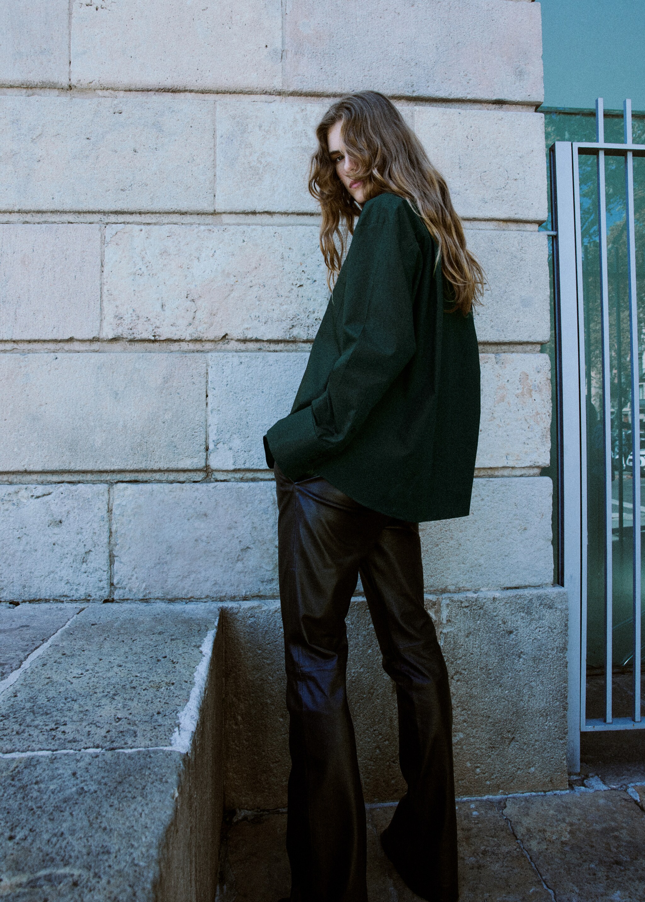 Chemise oversize poches - Détail de l'article 1, Vert. Ref: 17089212-02.