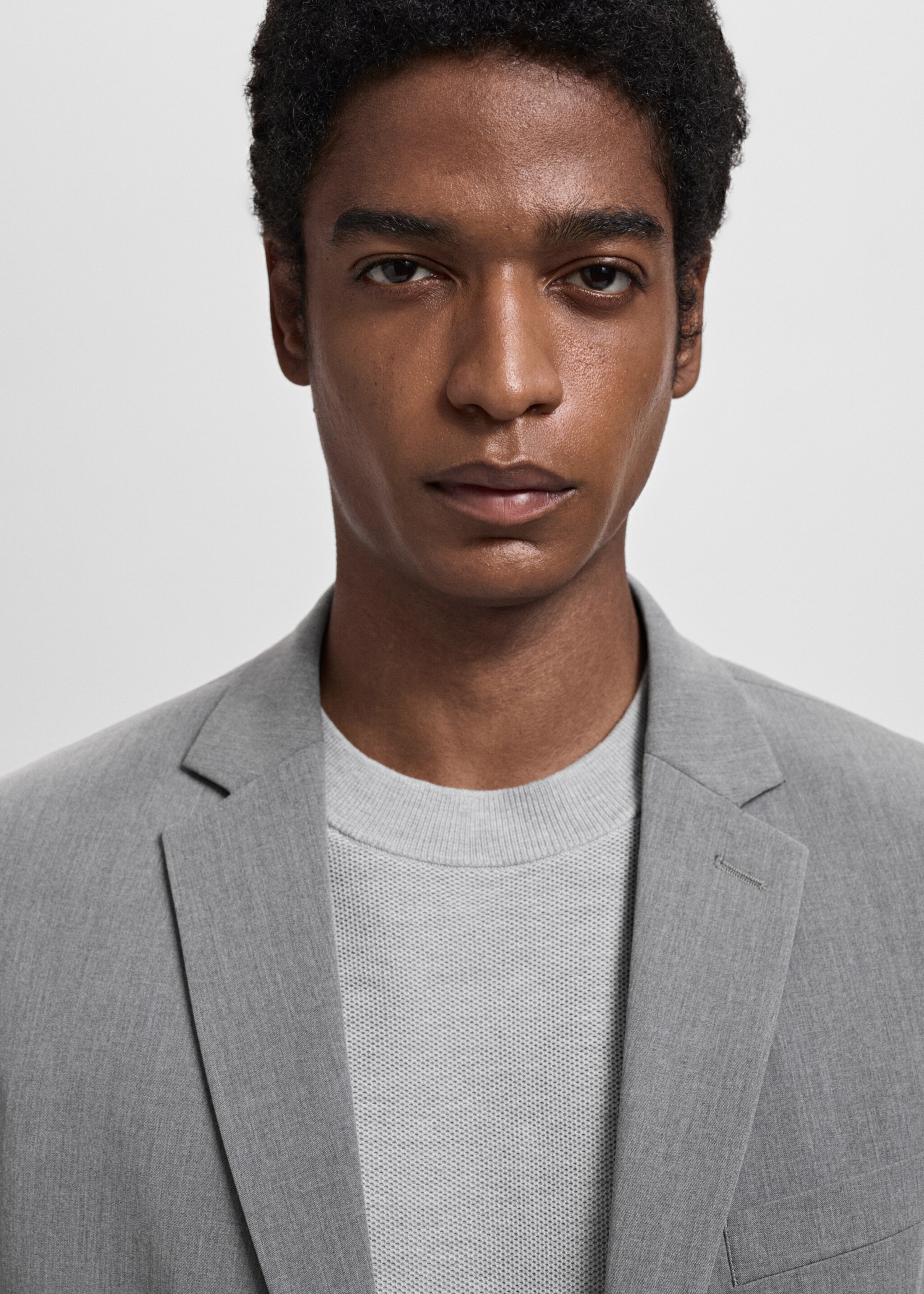 Super Slim Fit-Anzugsakko aus Stretchgewebe - Detail des Artikels 1, Grau. Ref: 17091238-01.
