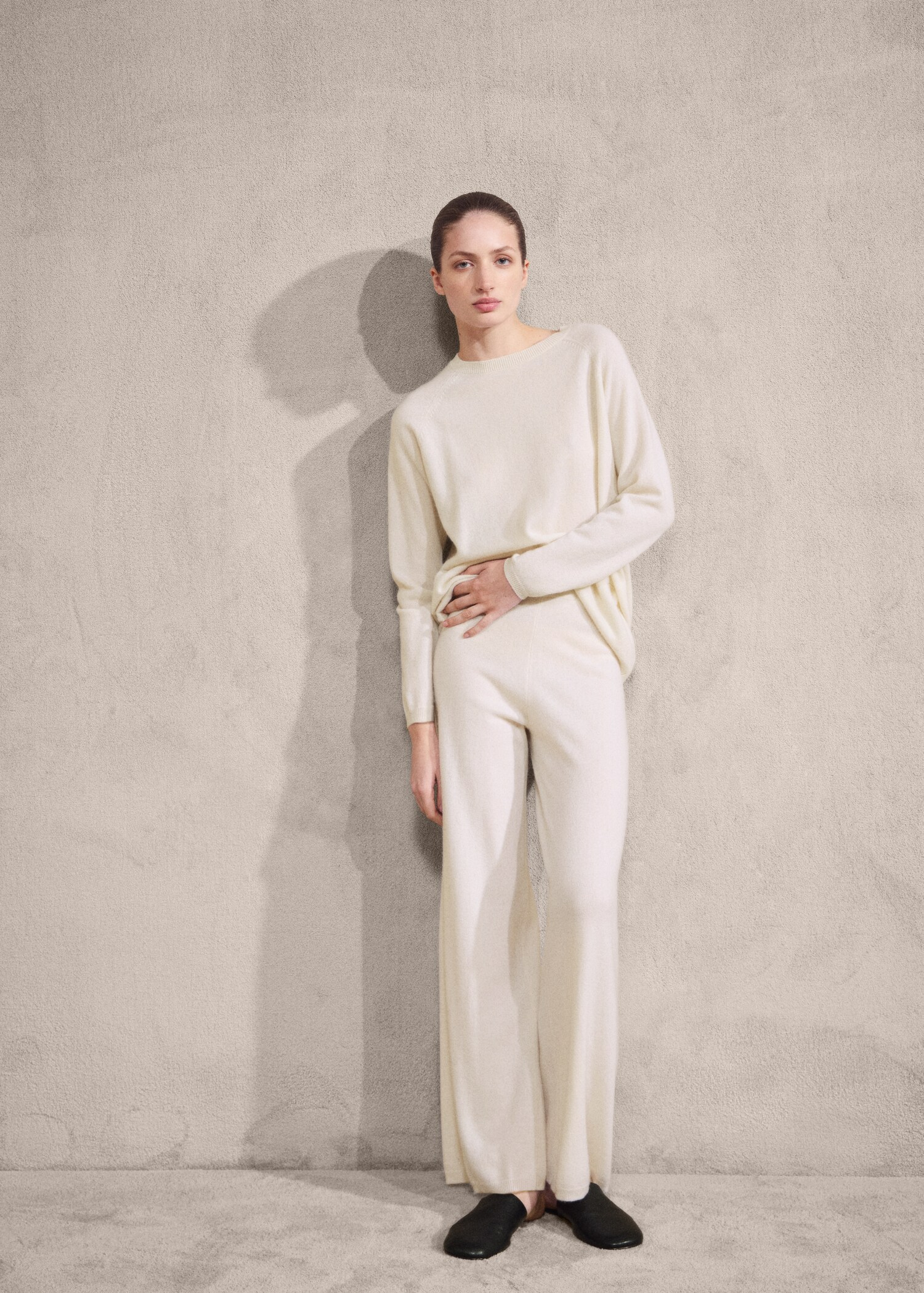 100% cashmere sweater - General plane