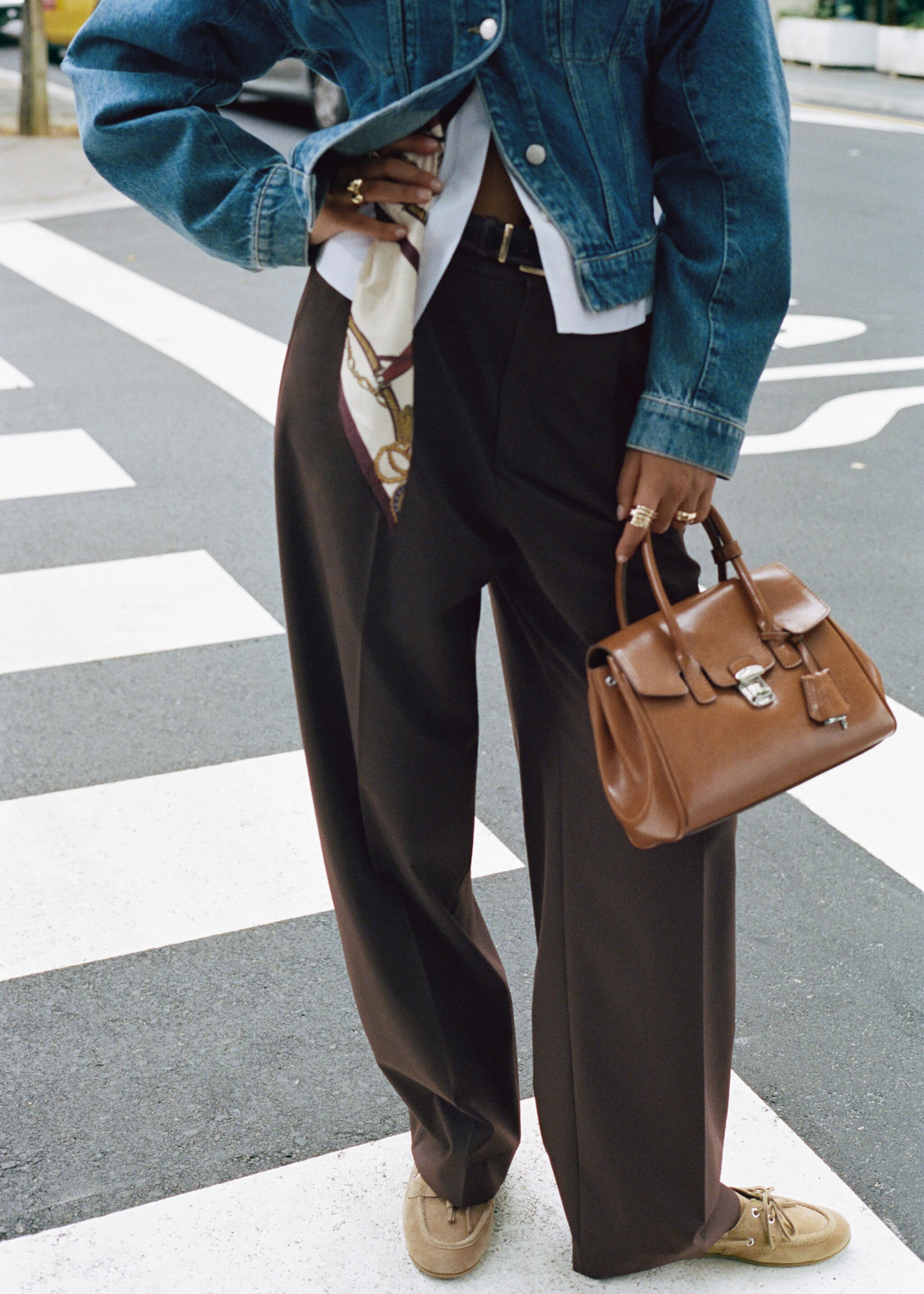 Low-rise wide-leg pants - Details of the article 6, Brown. Ref: 17094096-01.