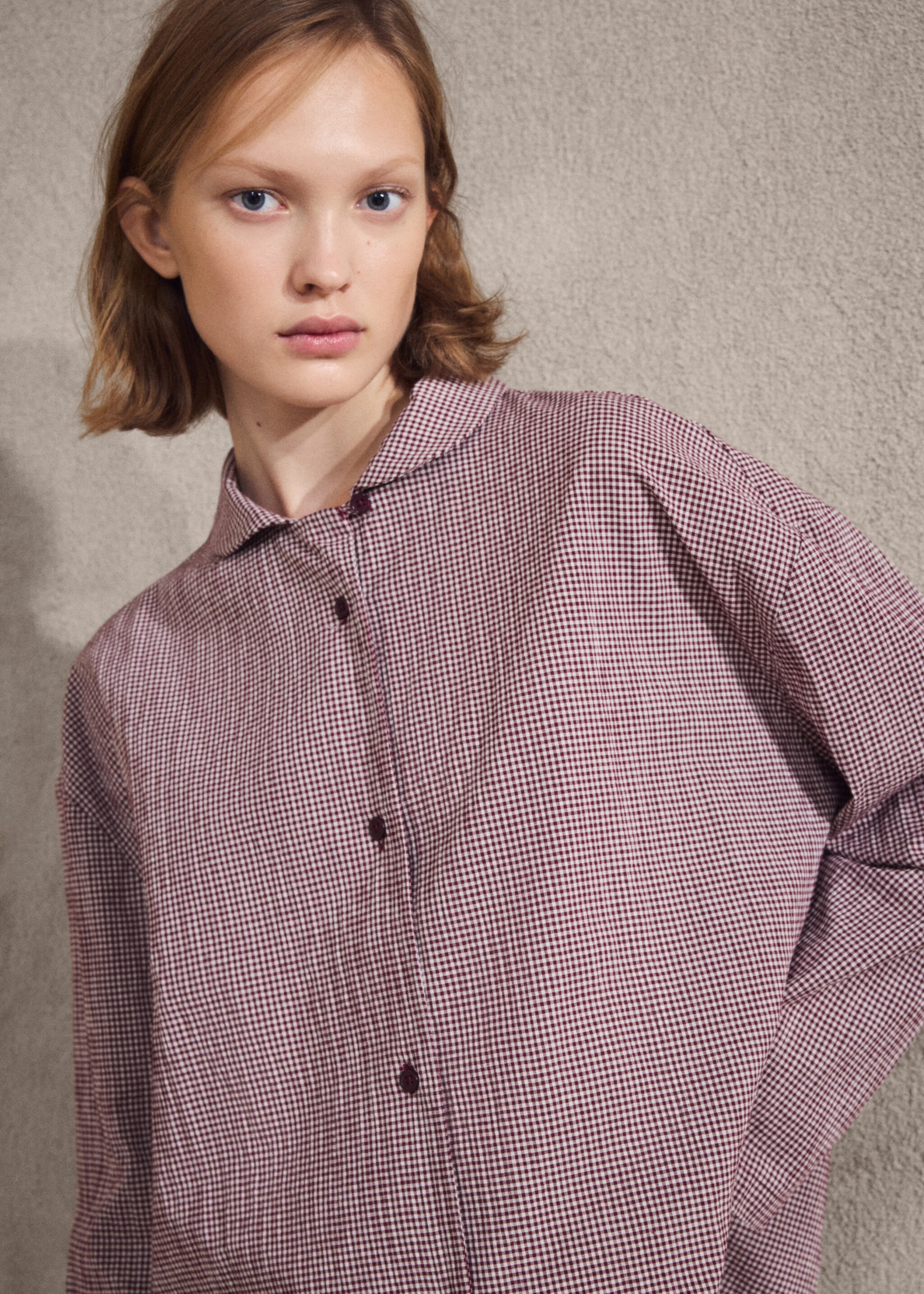Two-piece cotton pyjamas in gingham check - Details of the article 1, Red. Ref: 17094107-01.