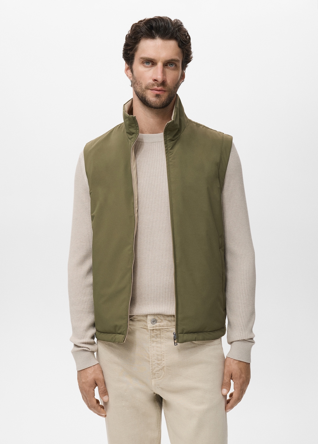 Reversible water-repellent vest